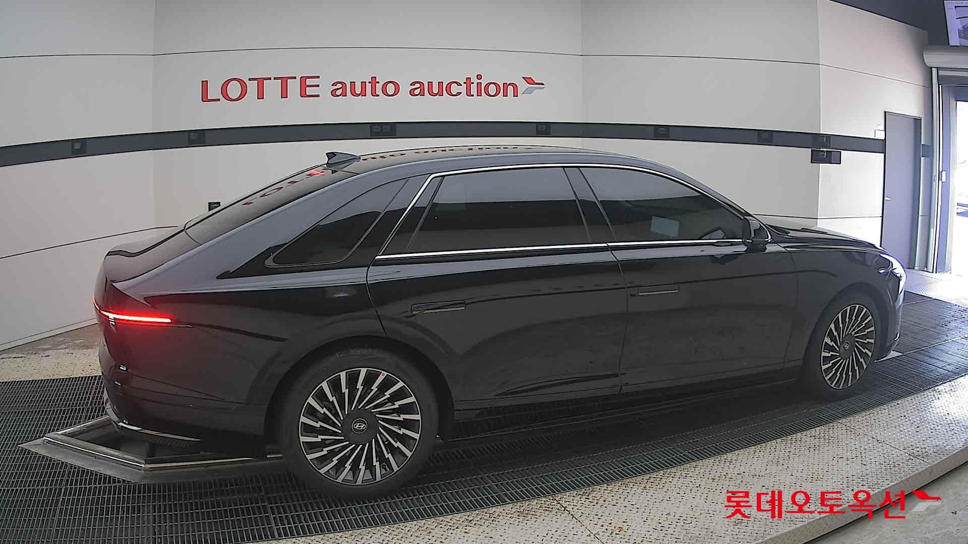 Hyundai - Grandeur | GN7 (G)3.5 4WD AT 15