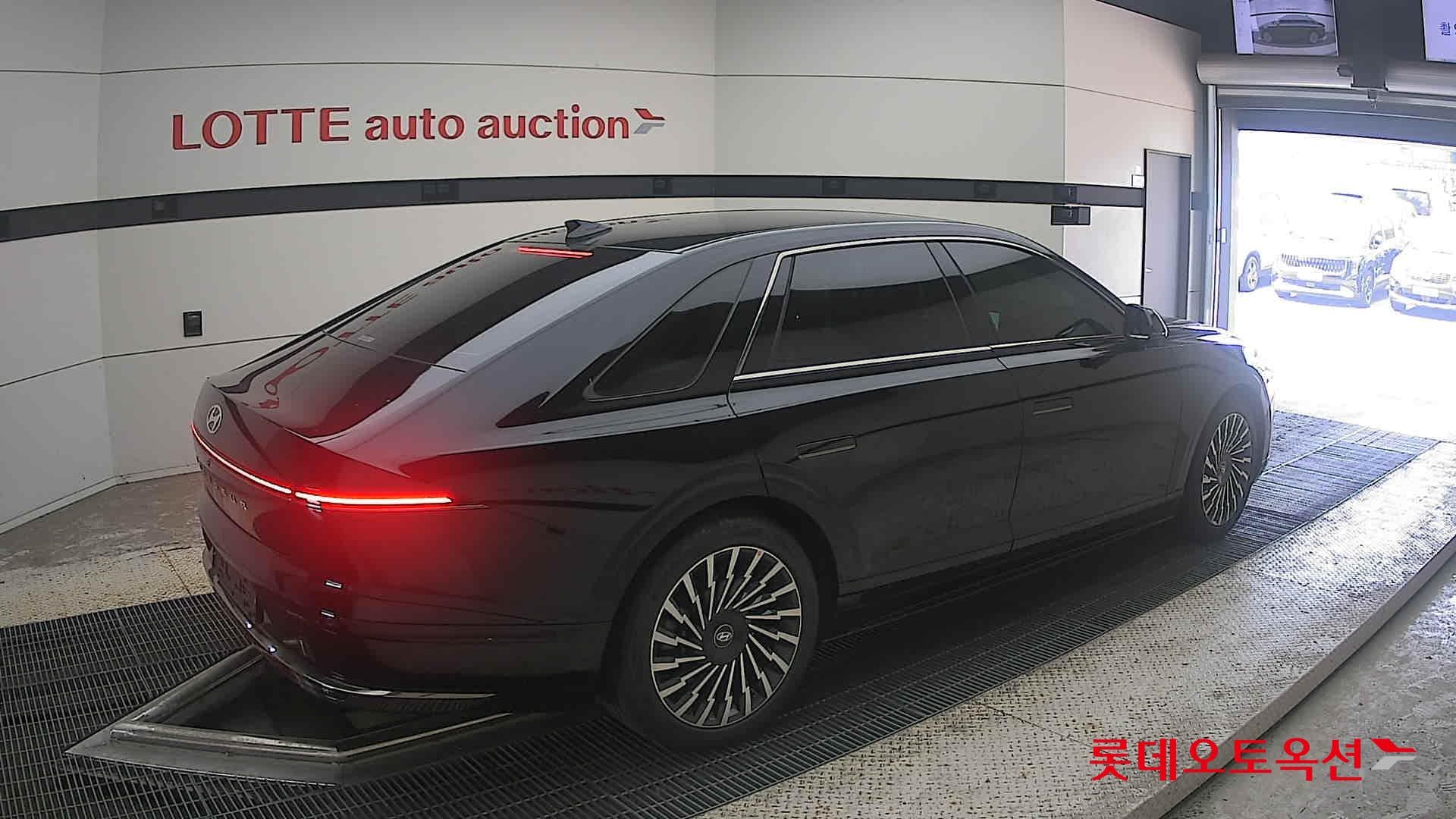 Hyundai - Grandeur | GN7 (G)3.5 4WD AT 14