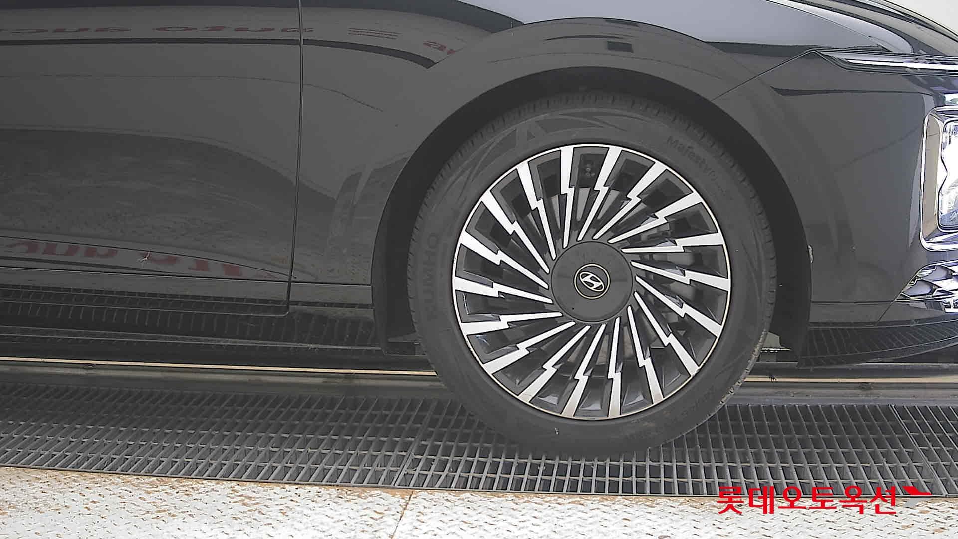 Hyundai - Grandeur | GN7 (G)3.5 4WD AT 23
