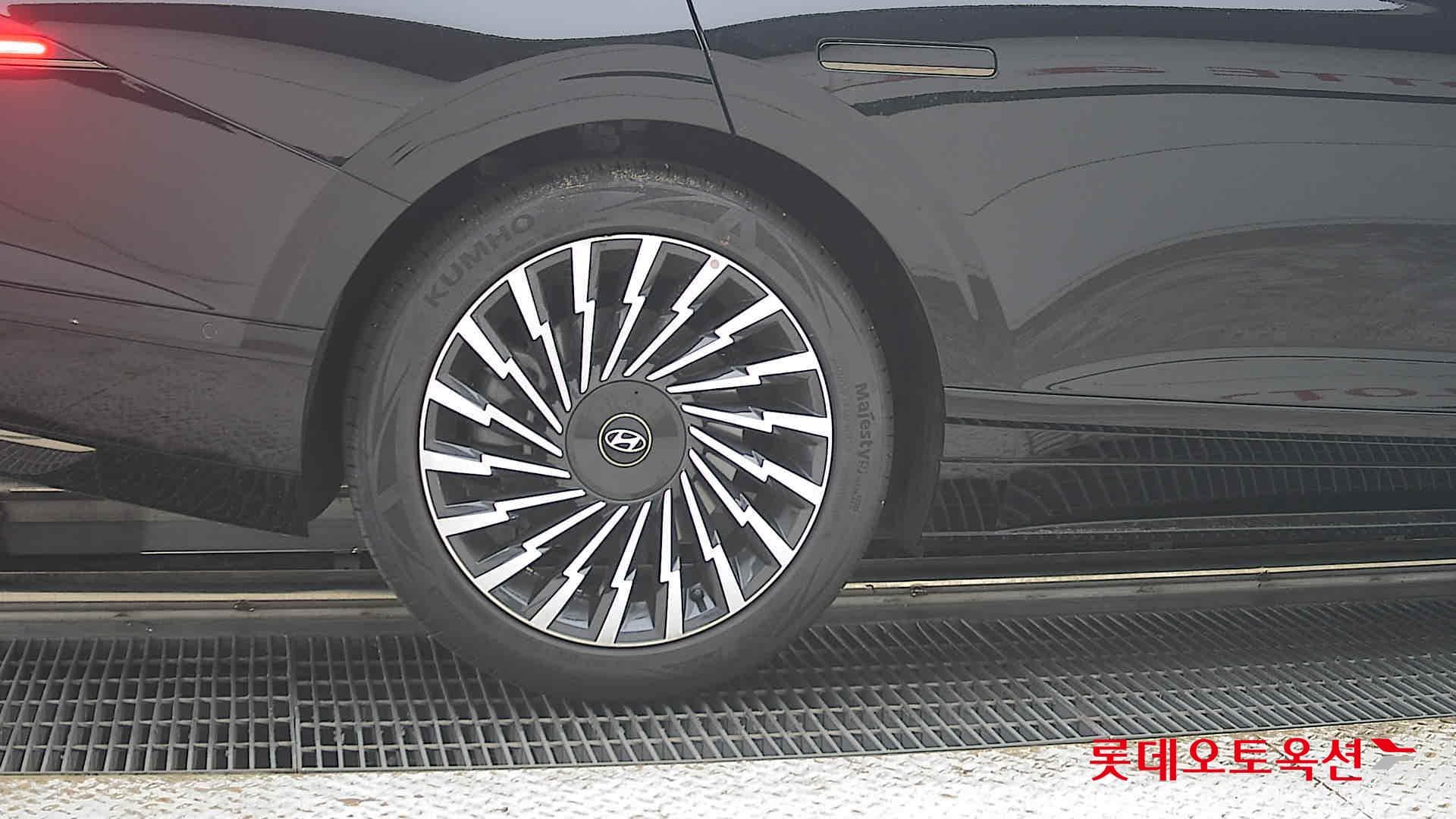 Hyundai - Grandeur | GN7 (G)3.5 4WD AT 24