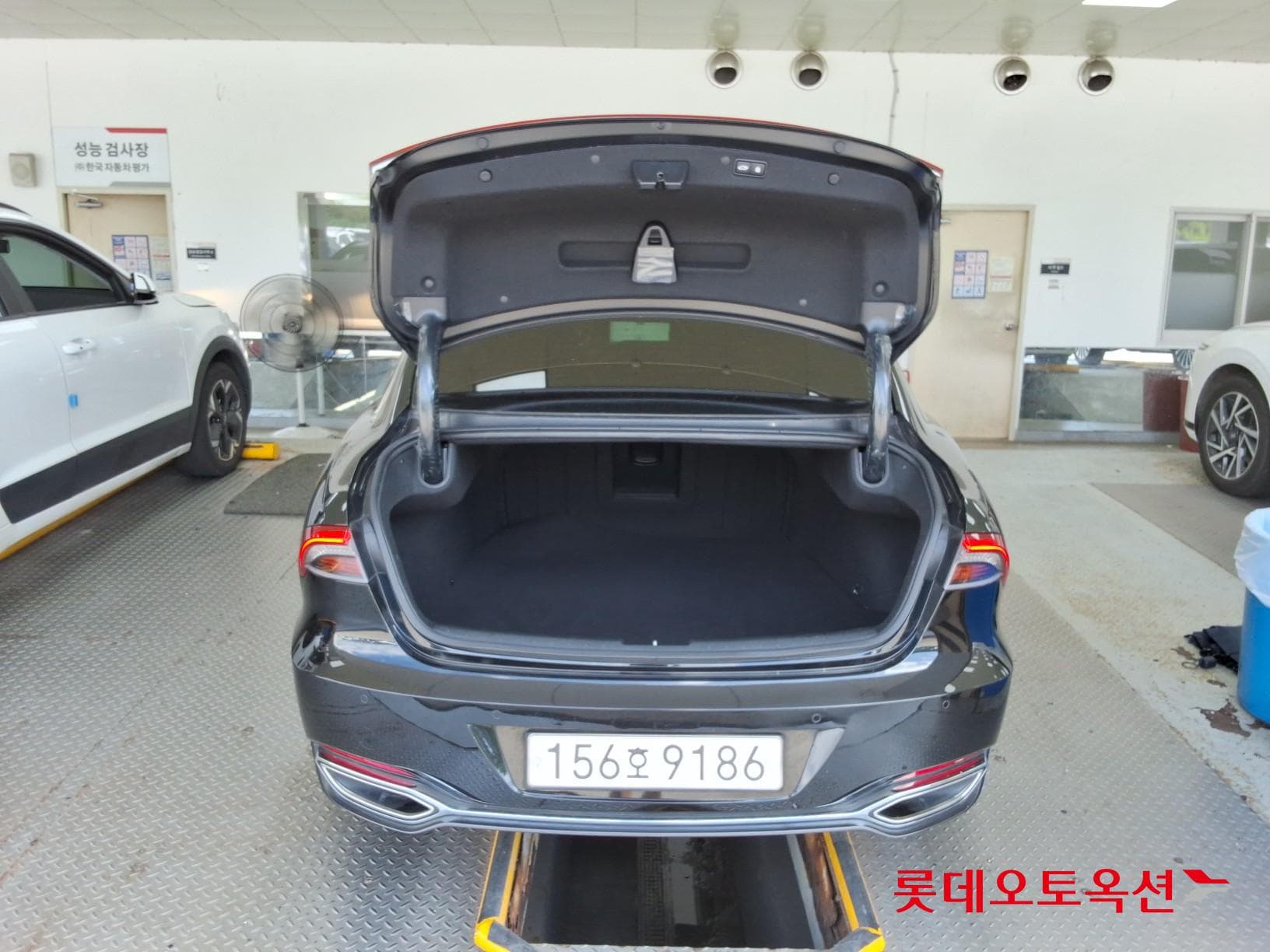 Hyundai - Grandeur | THE NEW (G) 3.3 37