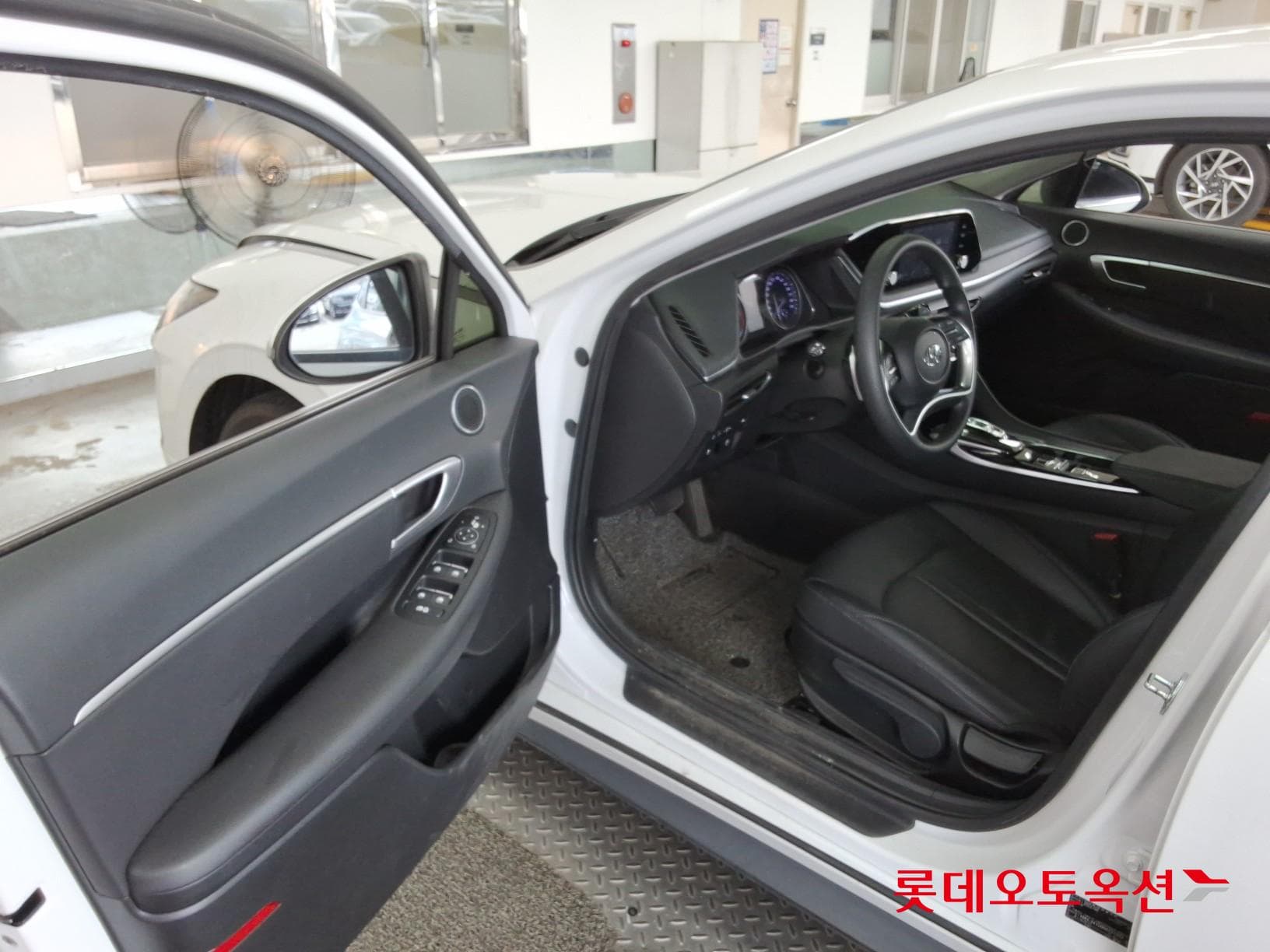 Hyundai - Соната | DN8 (L) 2.0 Style 33