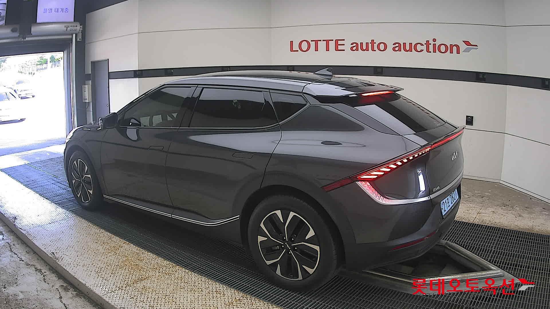 Kia - EV6 | (E) Long Range 2WD 8