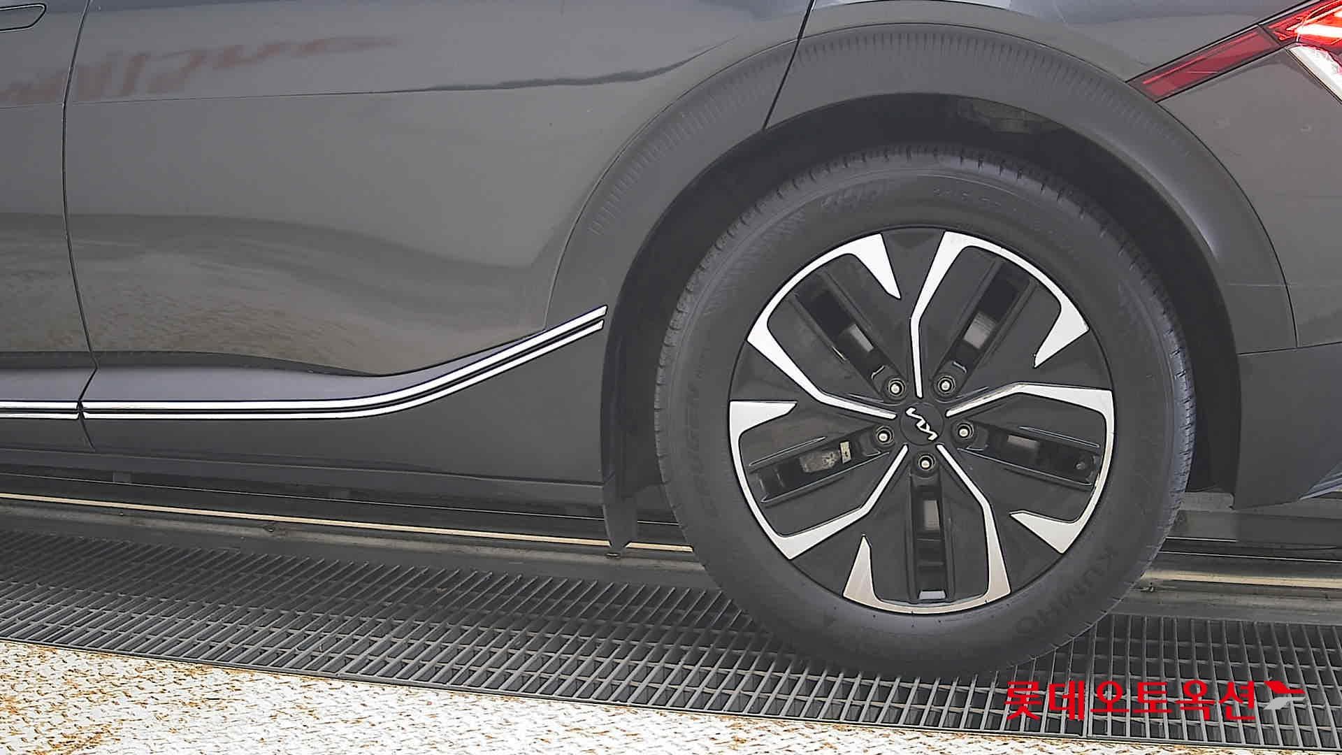 Kia - EV6 | (E) Long Range 2WD 22