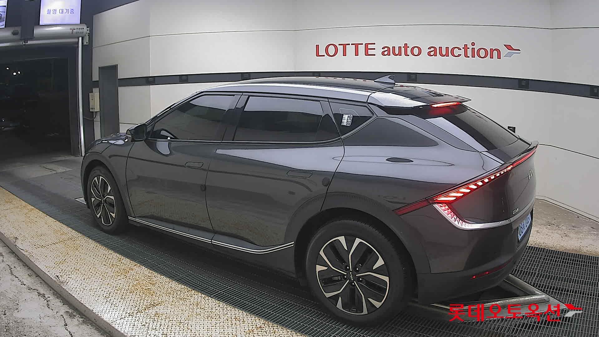 Kia - EV6 | (E) Long Range 2WD 8