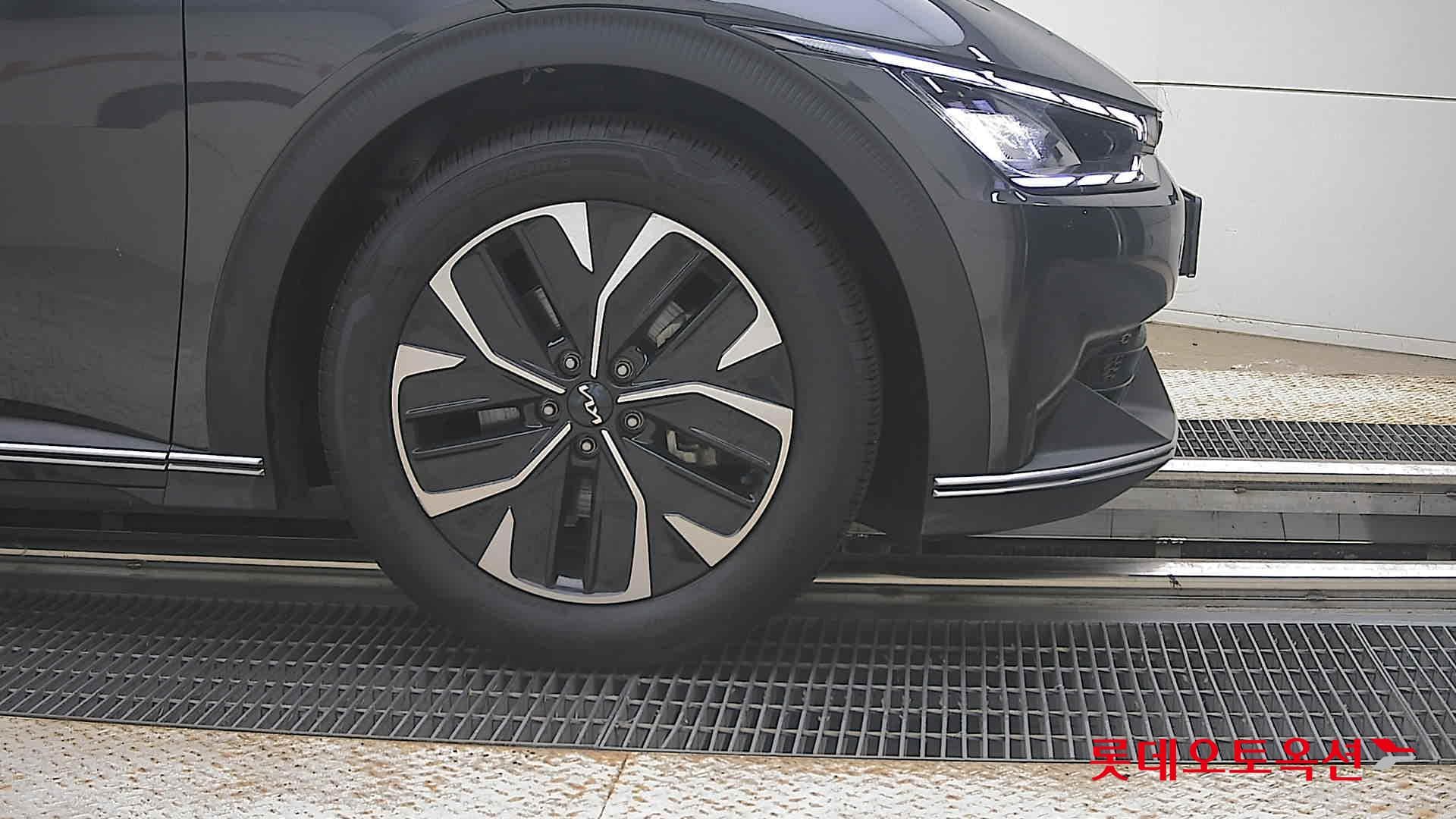 Kia - EV6 | (E) Long Range 2WD 23