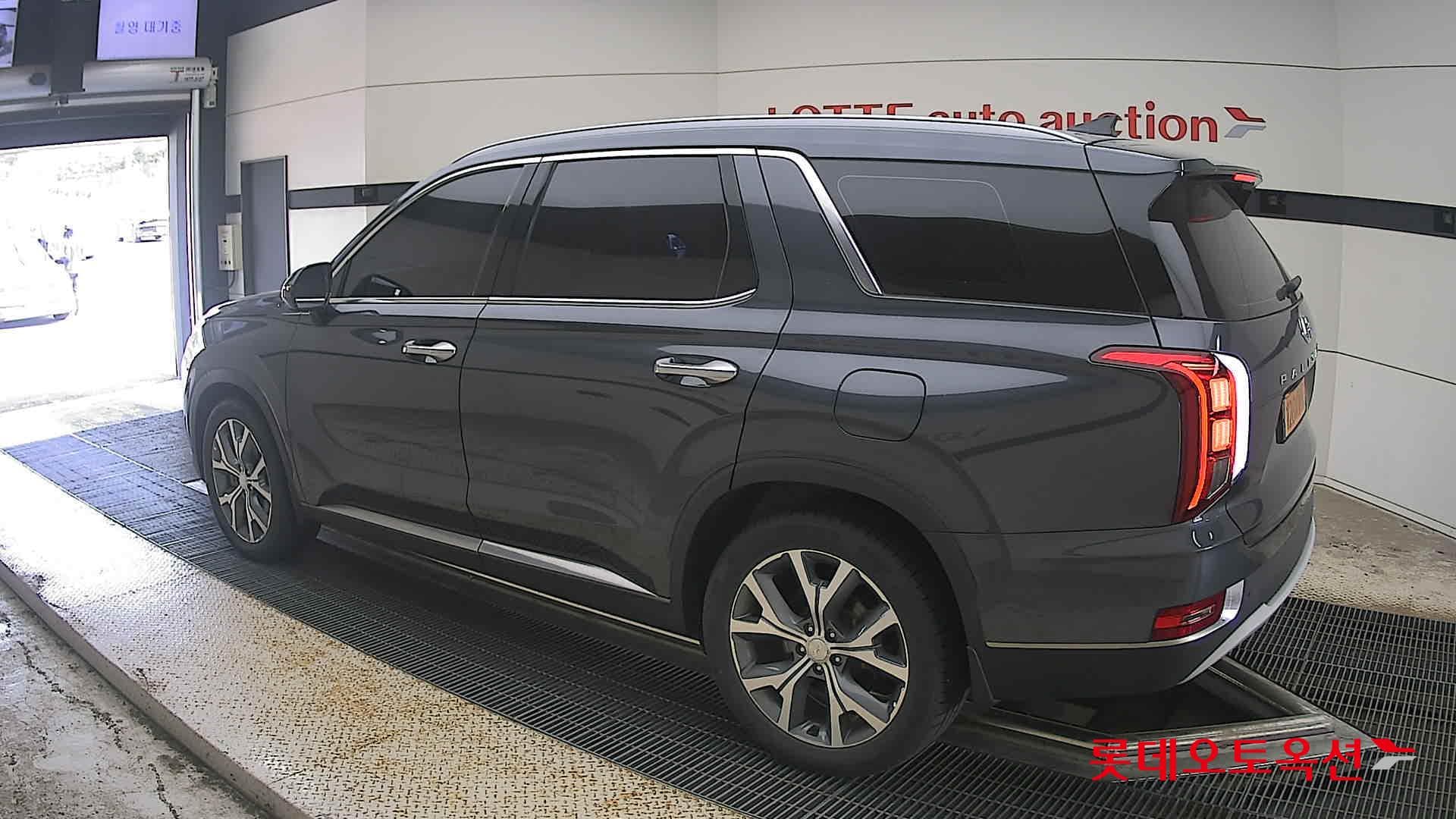 Hyundai - Палисад | (D) 2.2 Exclusive 2WD 7 8