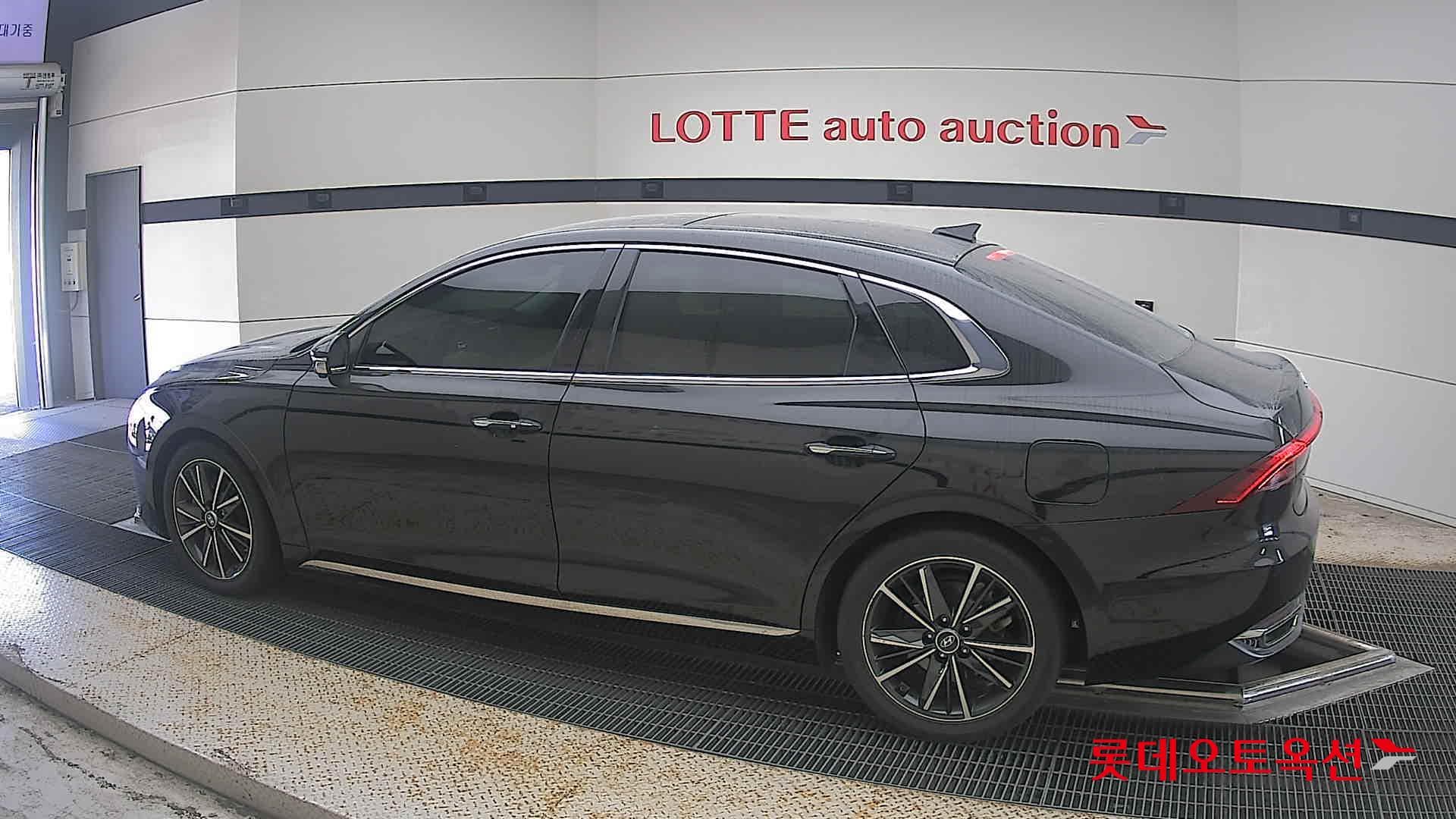 Hyundai - Grandeur | THE NEW (G) 2.5 7