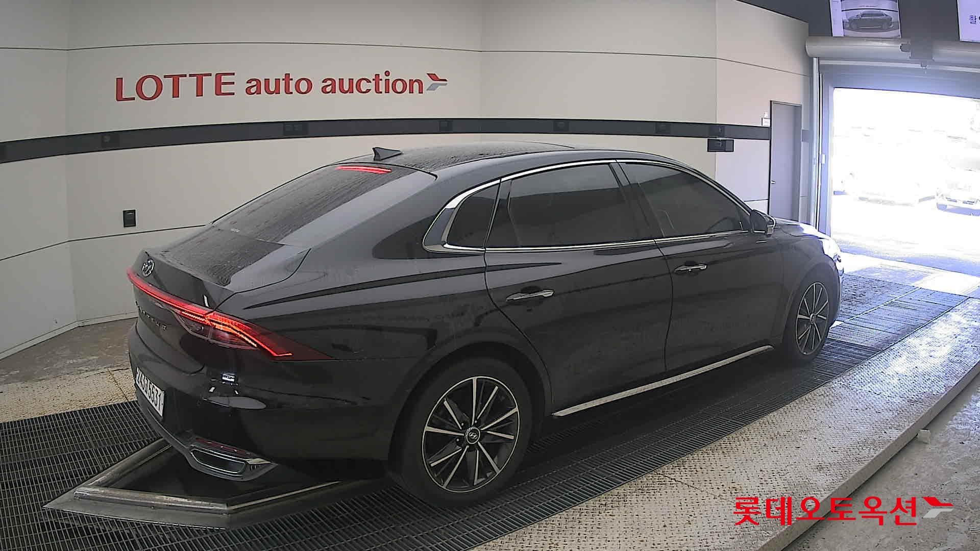 Hyundai - Grandeur | THE NEW (G) 2.5 14