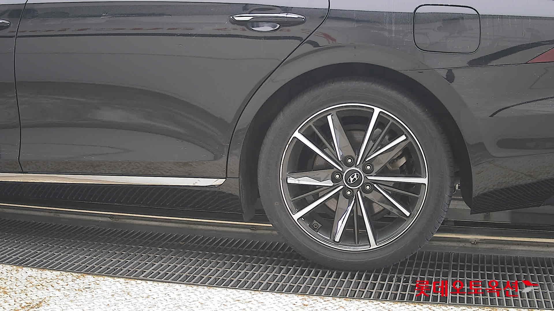 Hyundai - Grandeur | THE NEW (G) 2.5 22