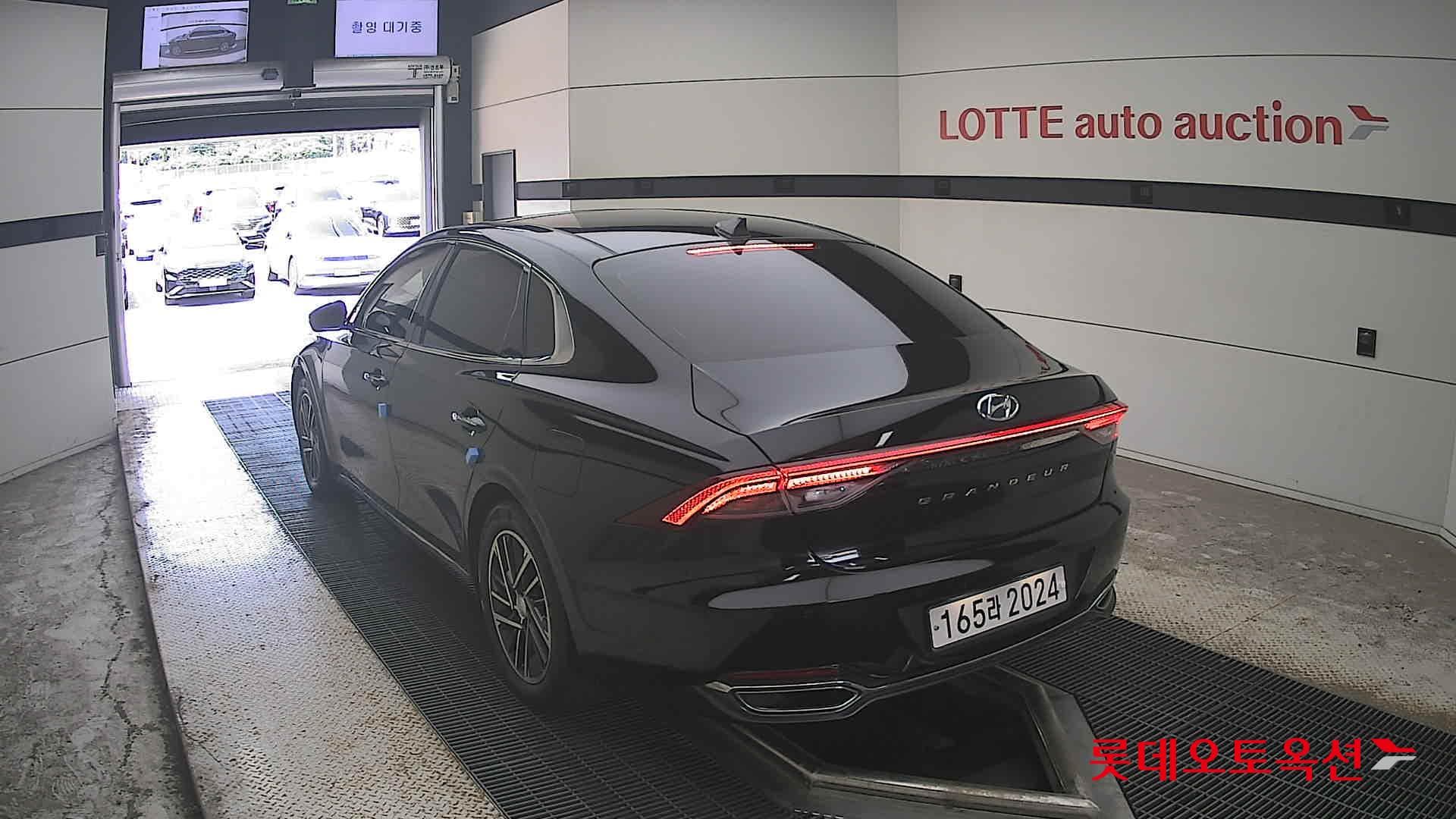 Hyundai - Grandeur | THE NEW (L) 3.0 Modern 9