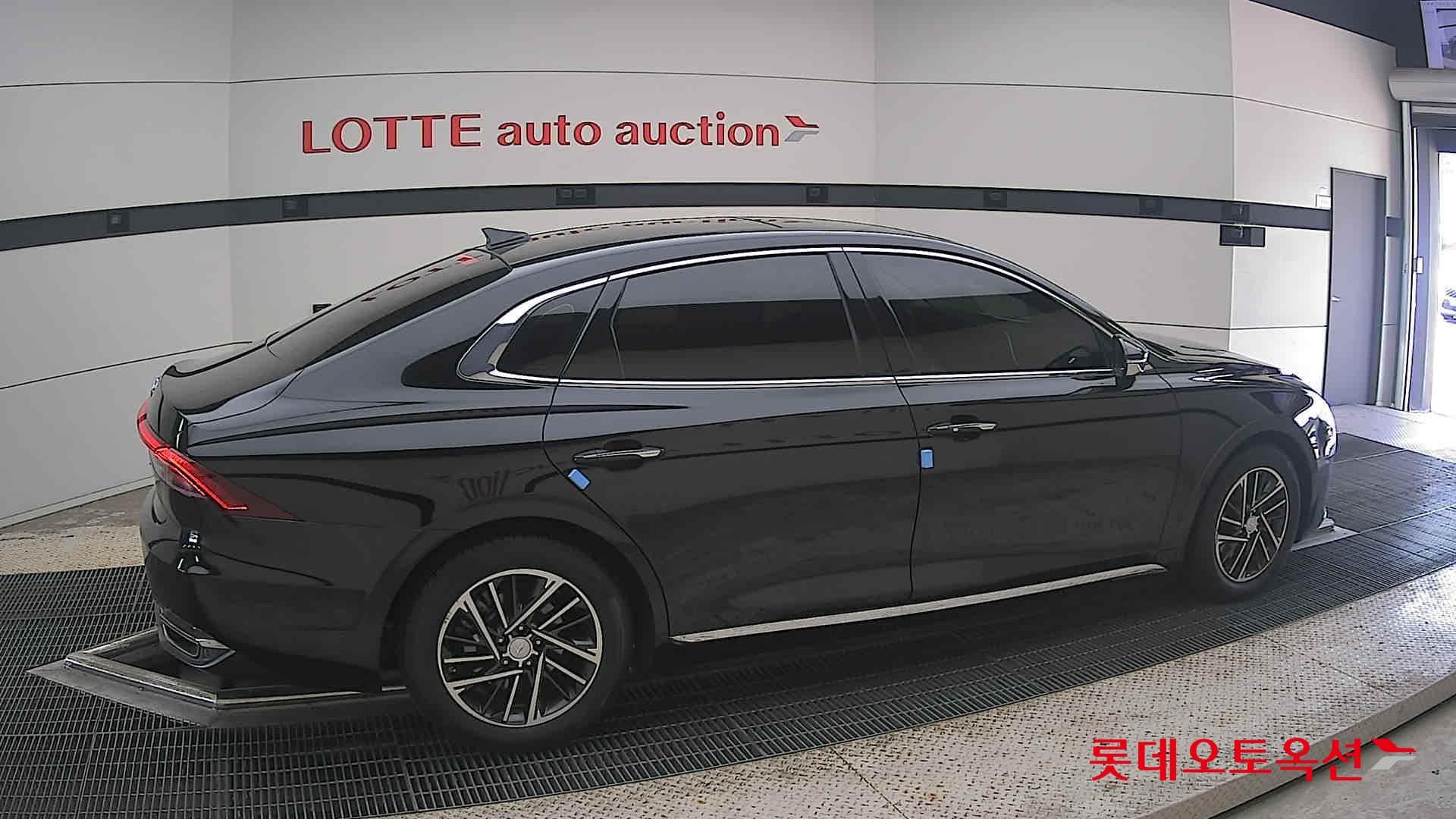 Hyundai - Grandeur | THE NEW (L) 3.0 Modern 15