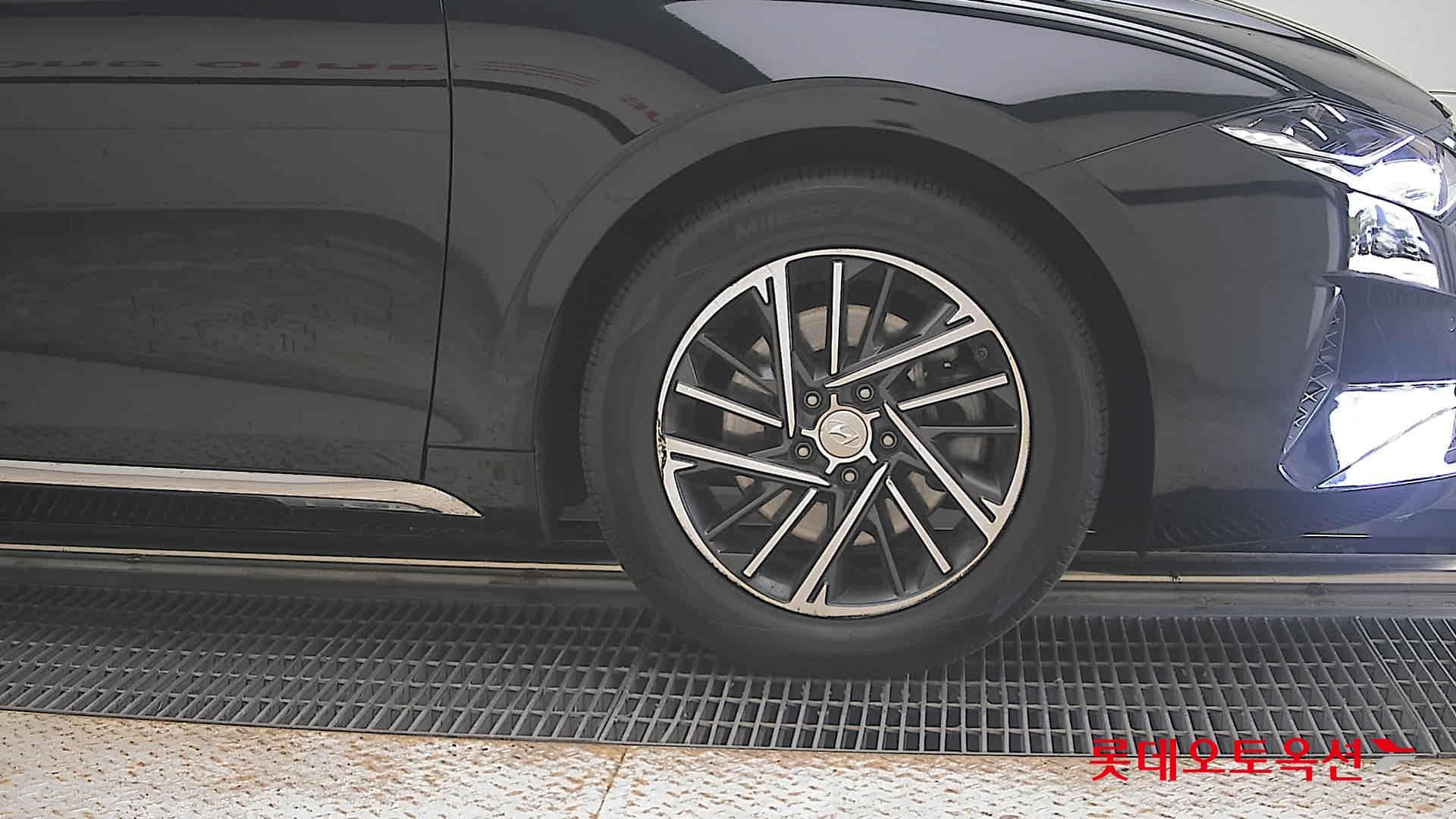 Hyundai - Grandeur | THE NEW (L) 3.0 Modern 23