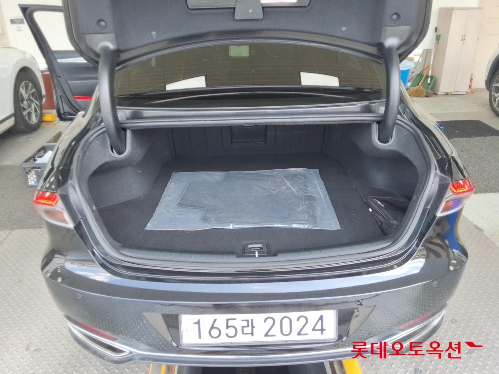 Hyundai - Grandeur | THE NEW (L) 3.0 Modern 38