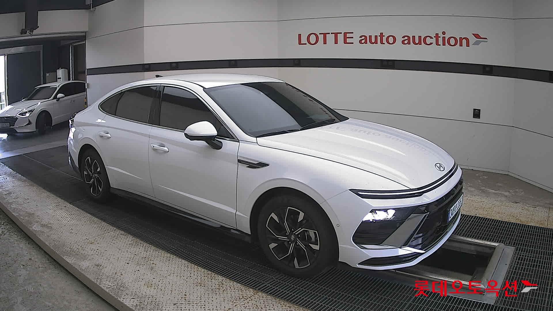 Hyundai - Sonata | DN8 TheEdge (G)2.0 S 2WD AT 18