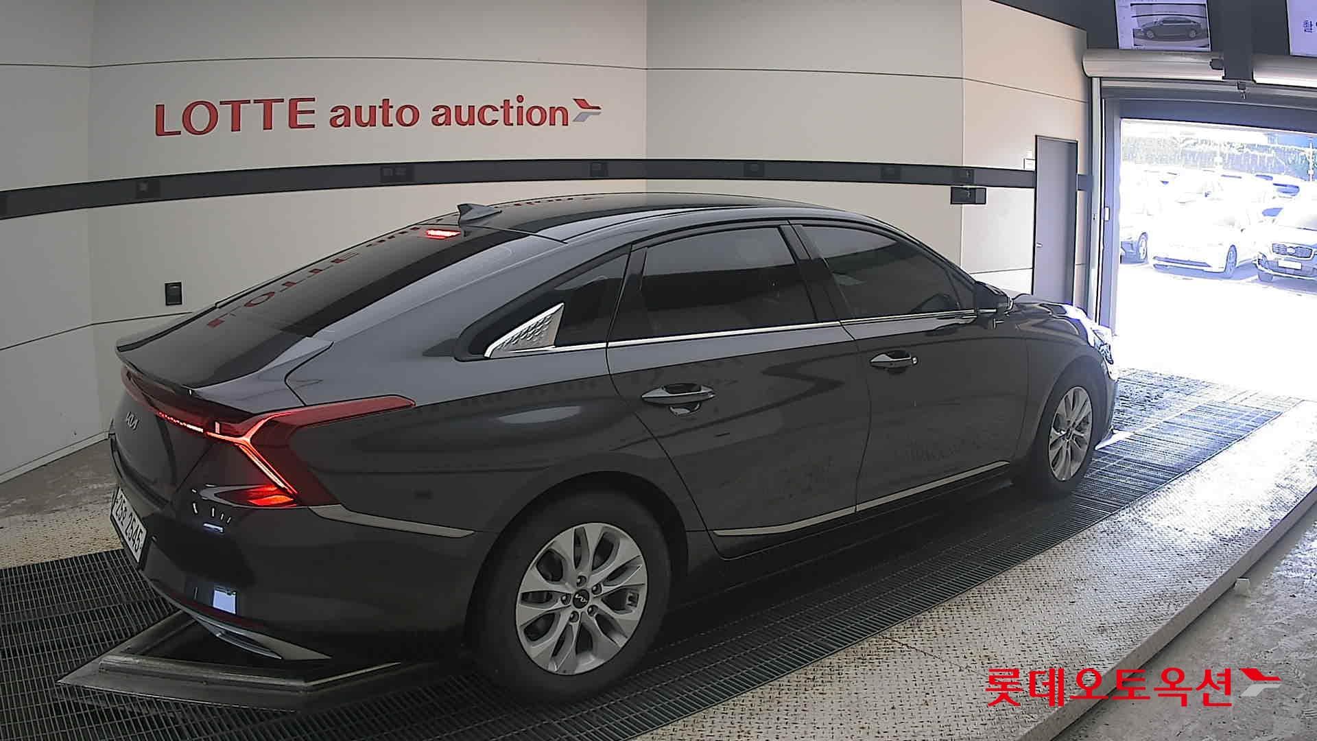 Kia - K8 | (L) 3.5 Prestige 14