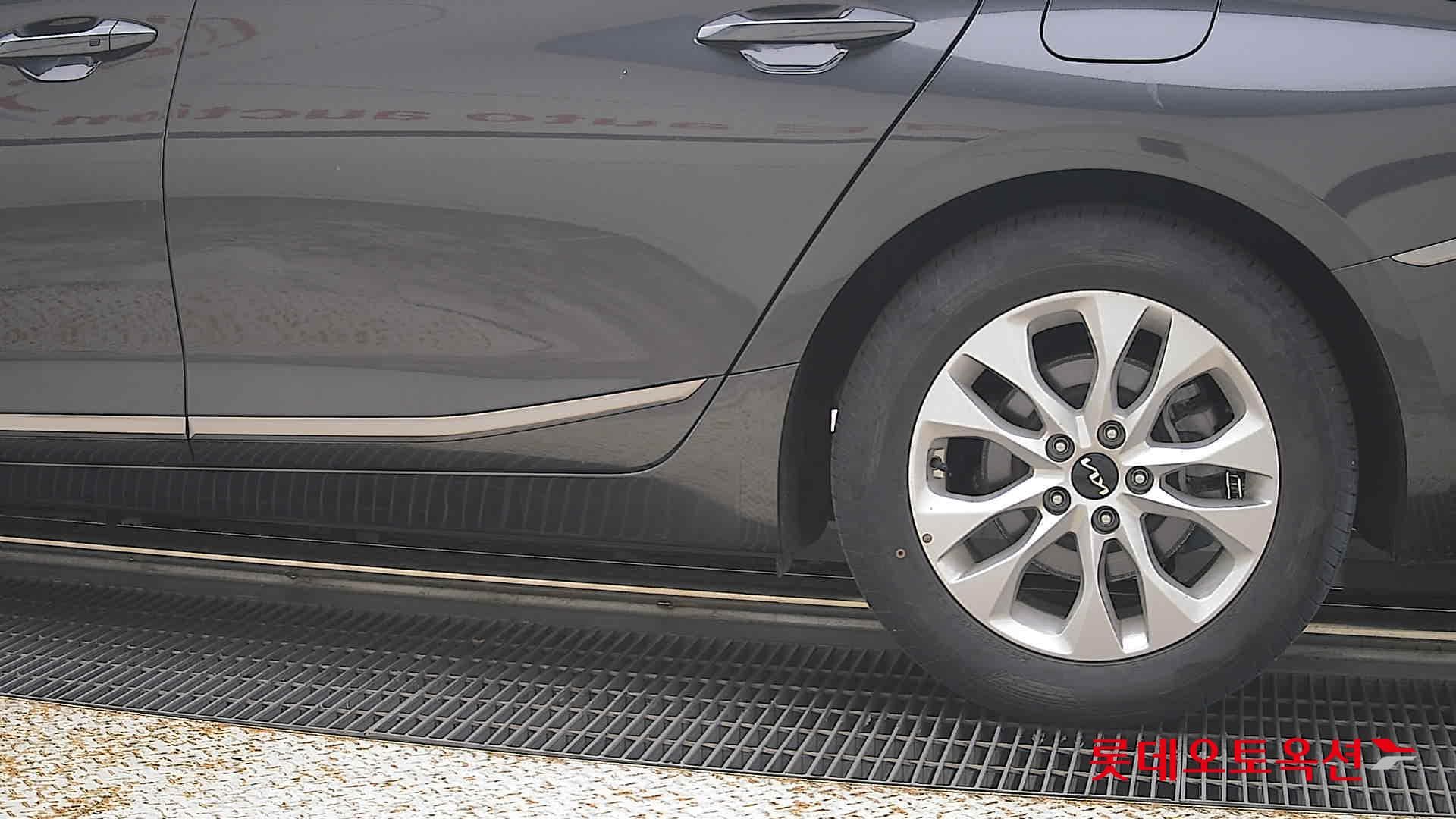 Kia - K8 | (L) 3.5 Prestige 22