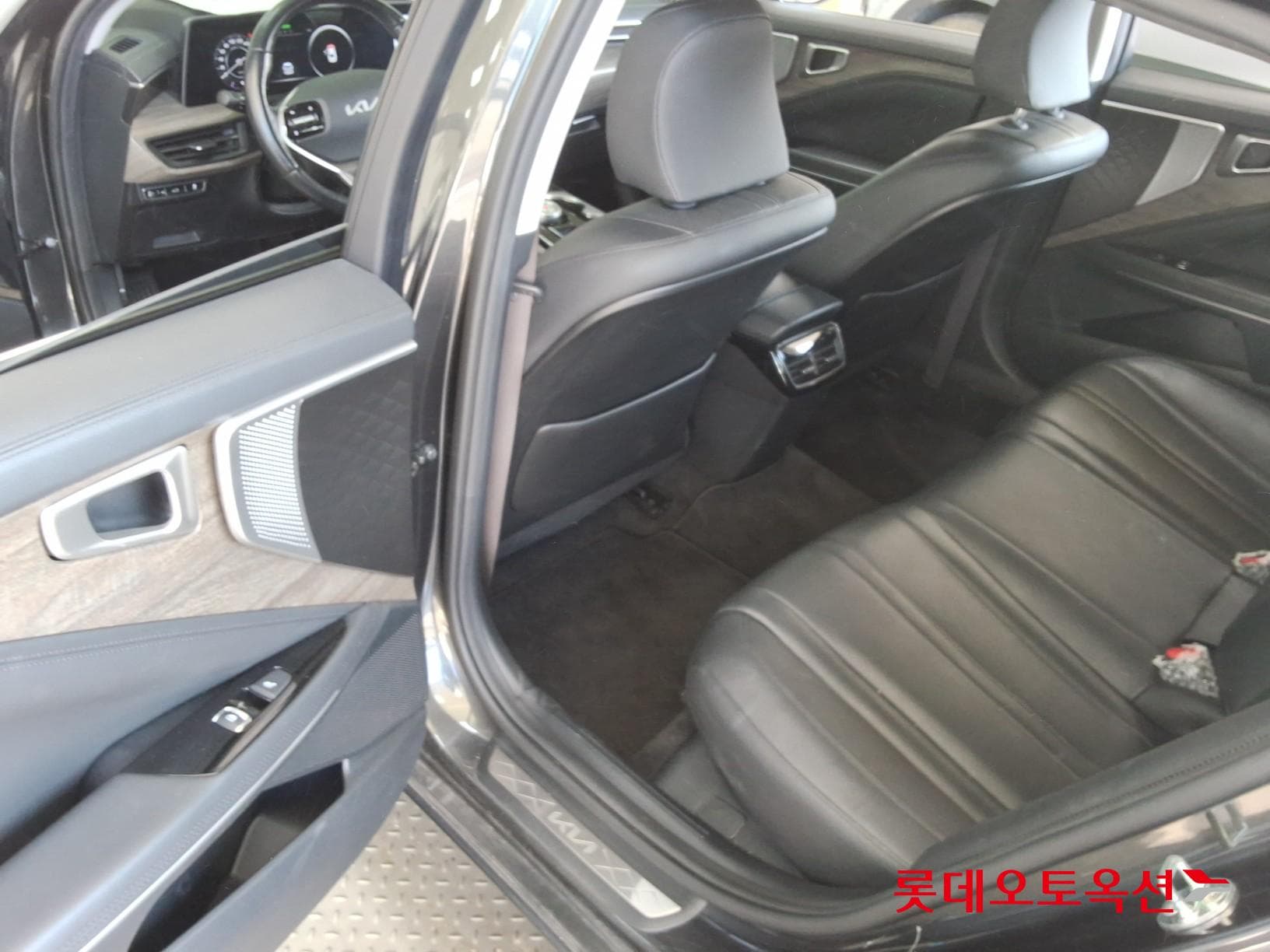 Kia - K8 | (L) 3.5 Prestige 37