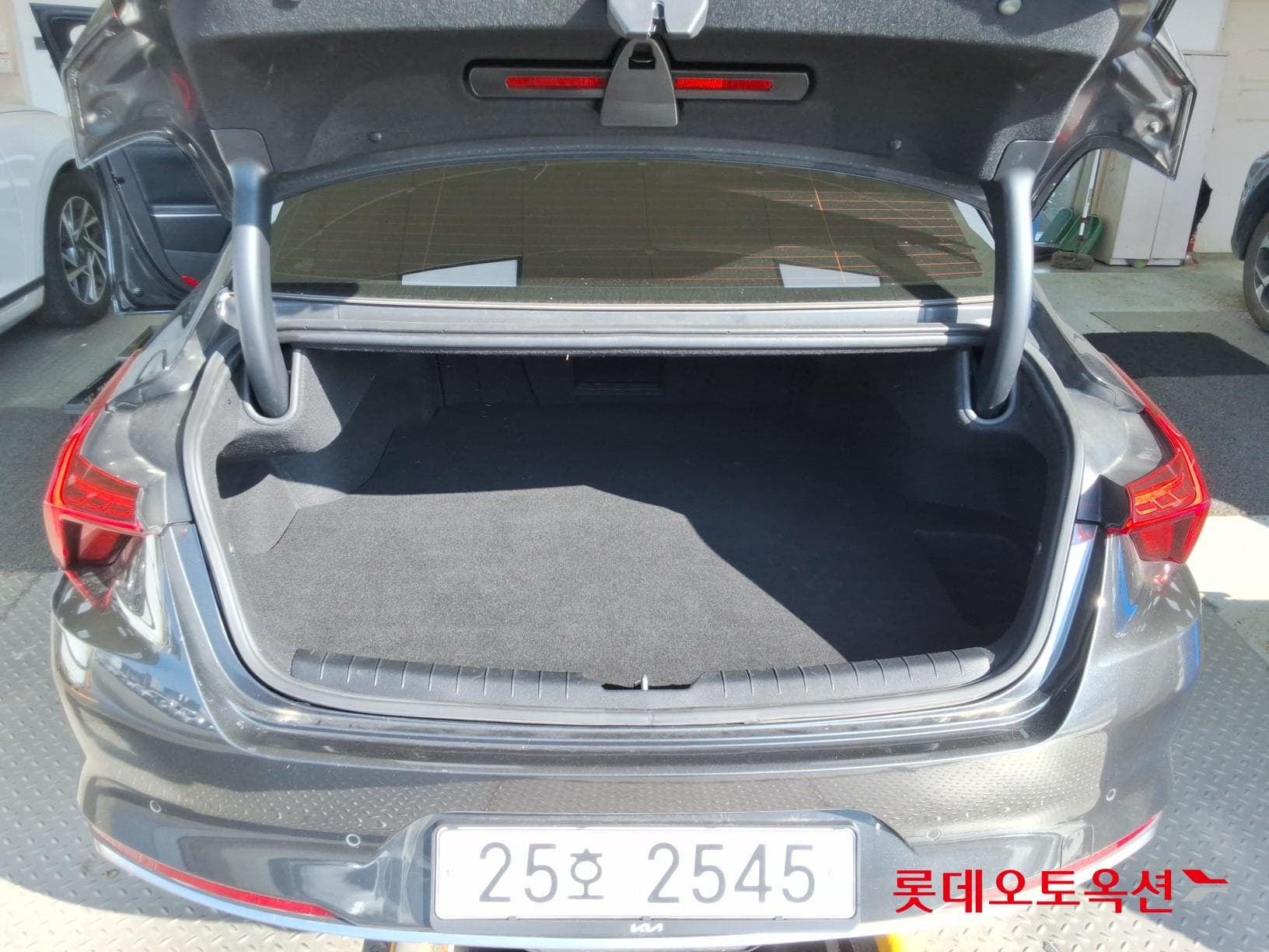 Kia - K8 | (L) 3.5 Prestige 38