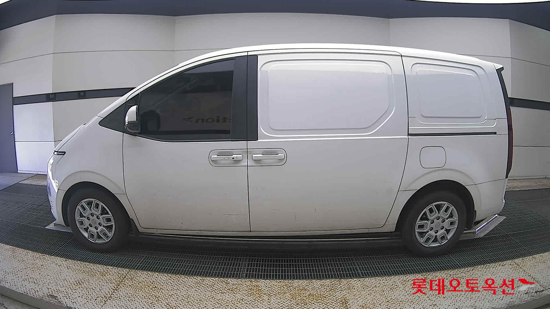 هيونداي - ستاريا | (D) 2.2 Cargo 3Seater Modern 6