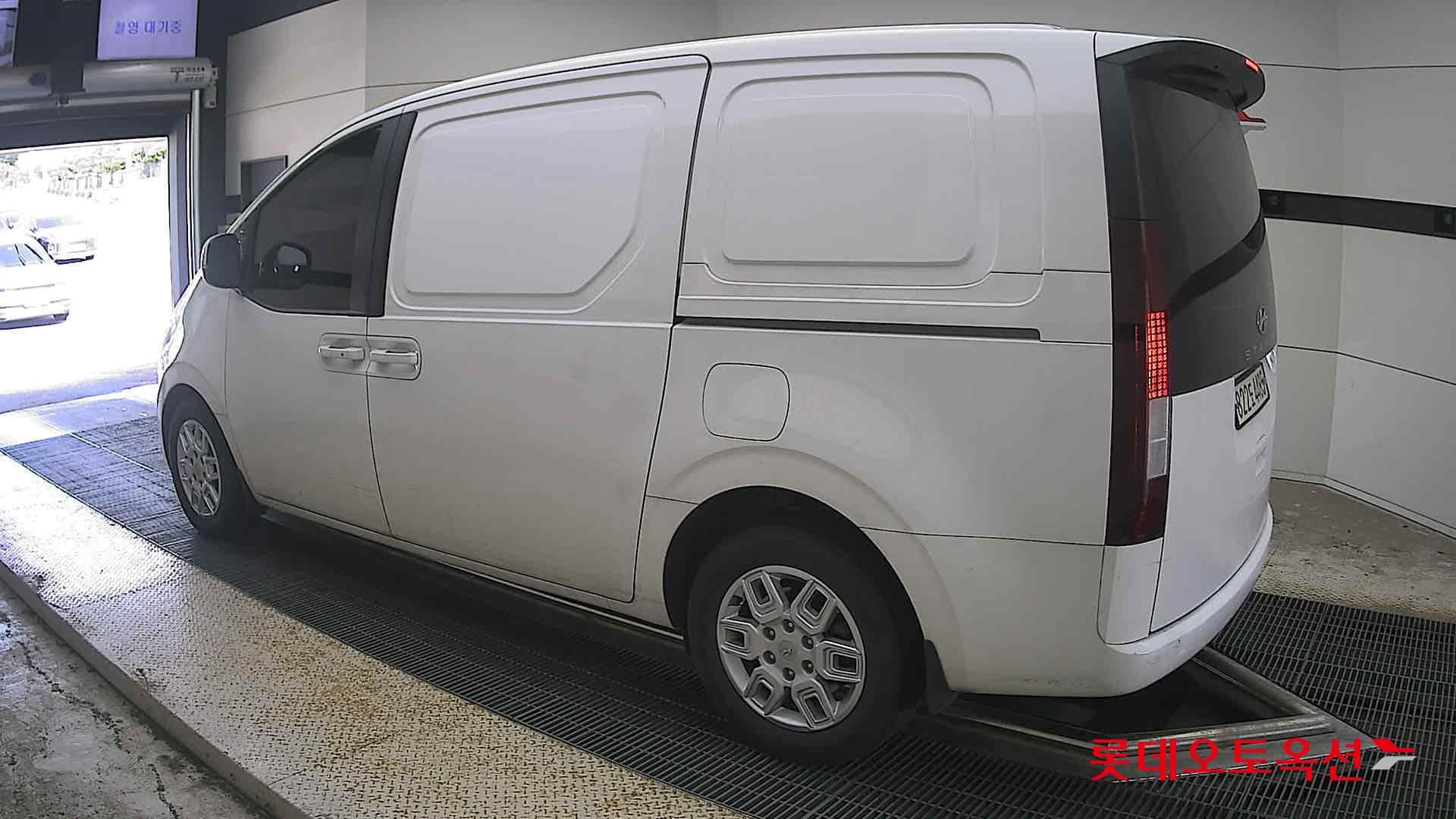 هيونداي - ستاريا | (D) 2.2 Cargo 3Seater Modern 8