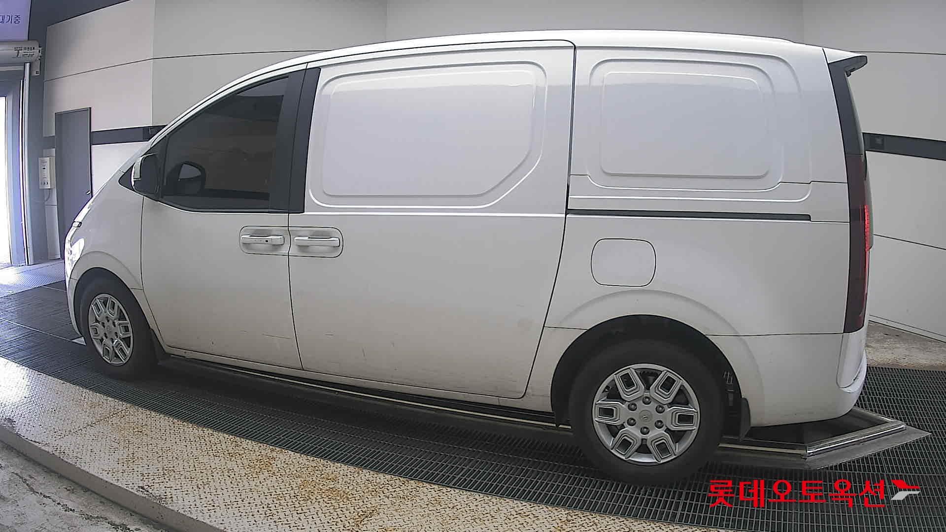 هيونداي - ستاريا | (D) 2.2 Cargo 3Seater Modern 7