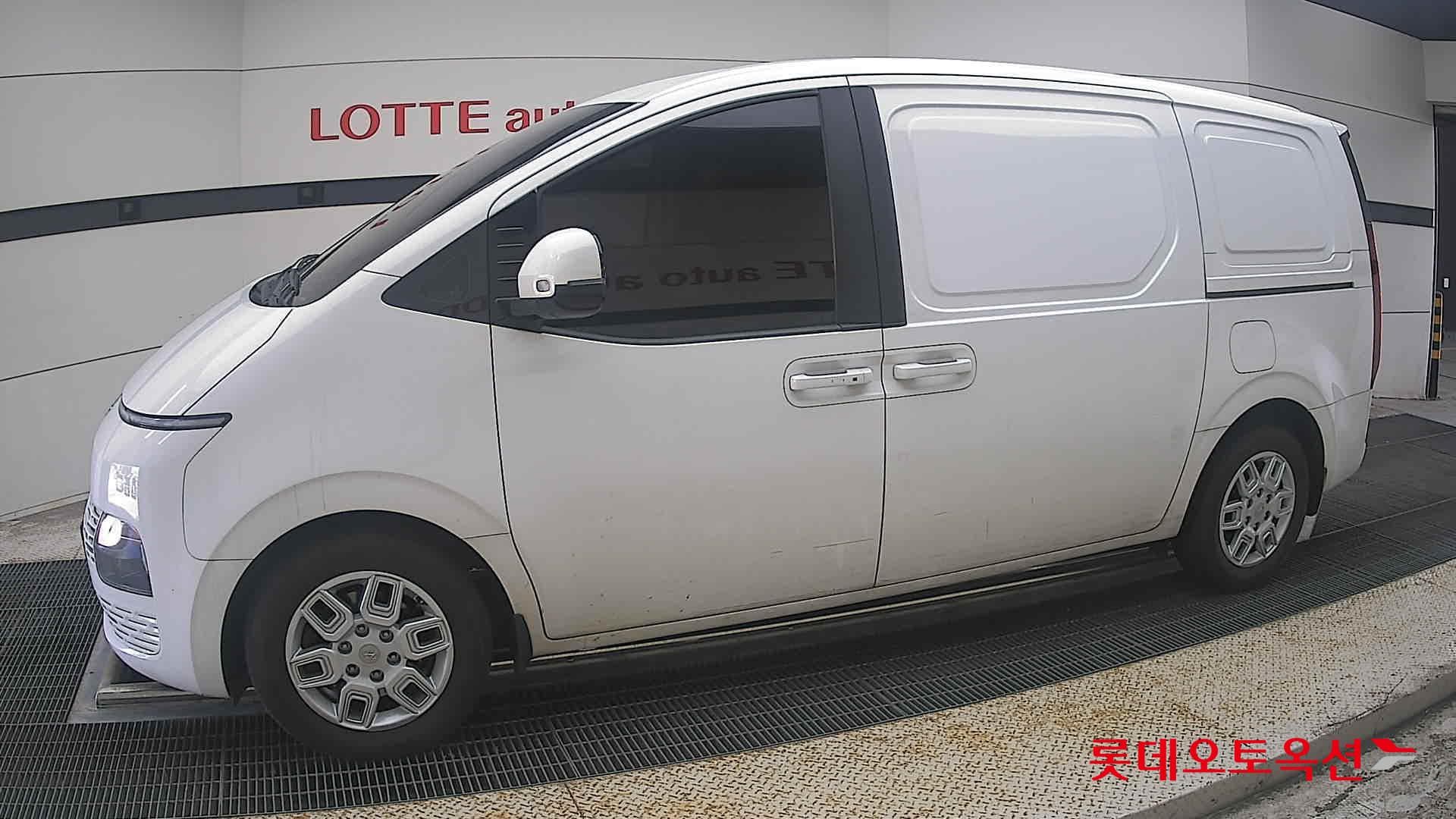 هيونداي - ستاريا | (D) 2.2 Cargo 3Seater Modern 5