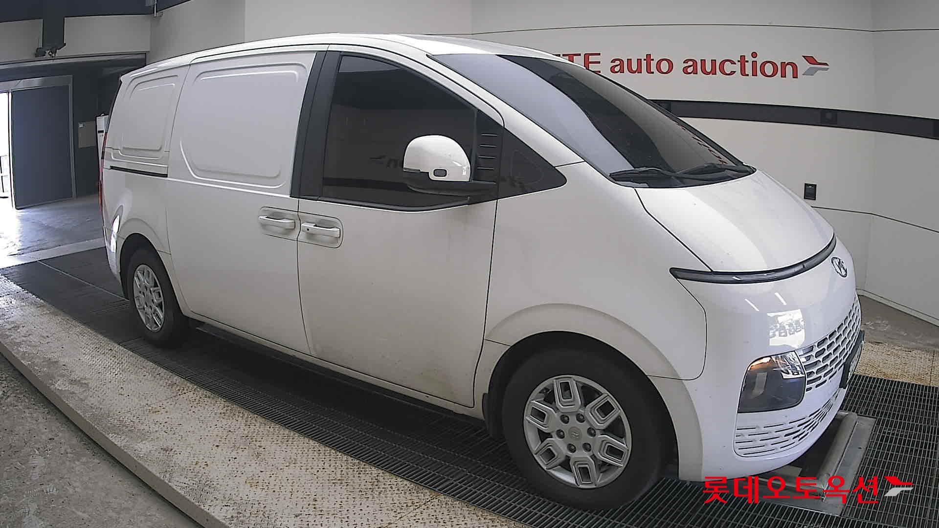 هيونداي - ستاريا | (D) 2.2 Cargo 3Seater Modern 18