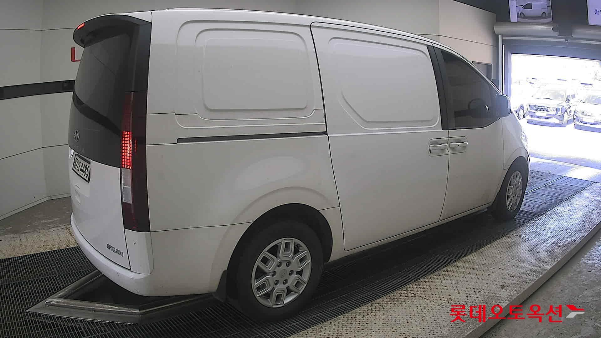 هيونداي - ستاريا | (D) 2.2 Cargo 3Seater Modern 14