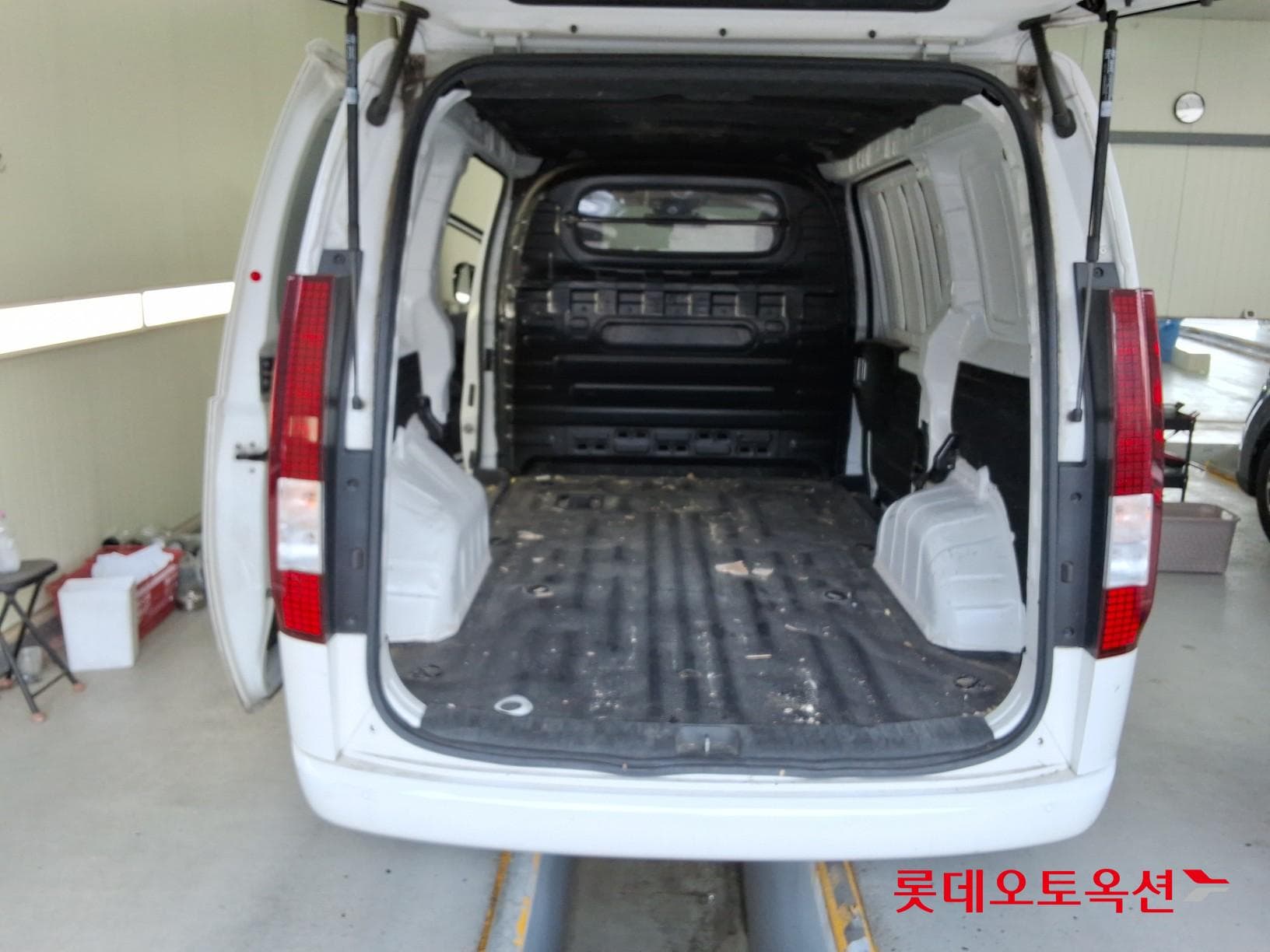 هيونداي - ستاريا | (D) 2.2 Cargo 3Seater Modern 37