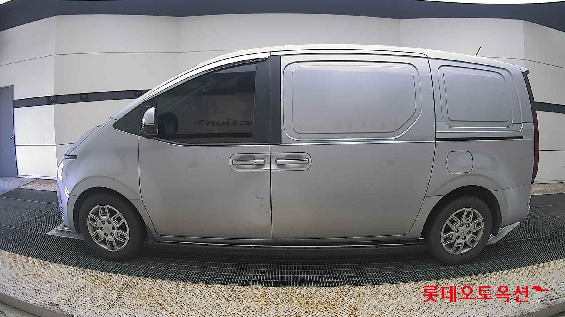 Hyundai - Staria | (D) 2.2 Cargo 3Seater Modern 6