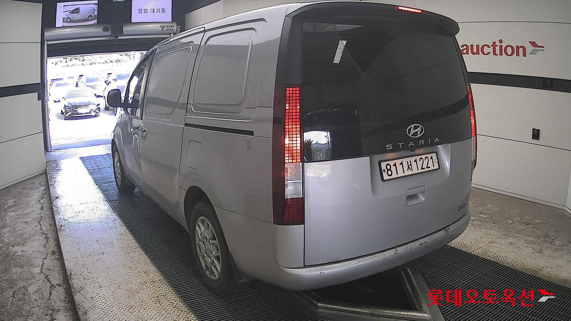 Hyundai - Staria | (D) 2.2 Cargo 3Seater Modern 9