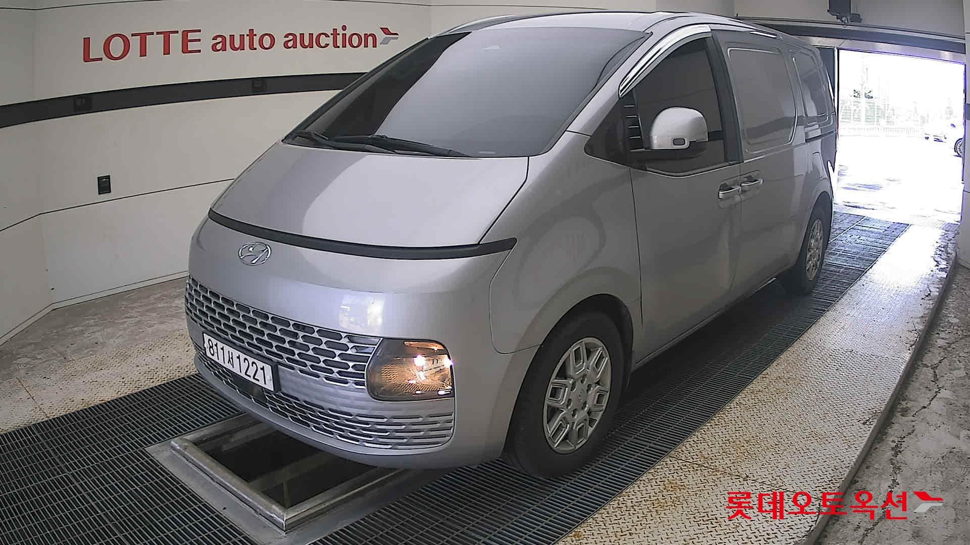 Hyundai - Staria | (D) 2.2 Cargo 3Seater Modern 3