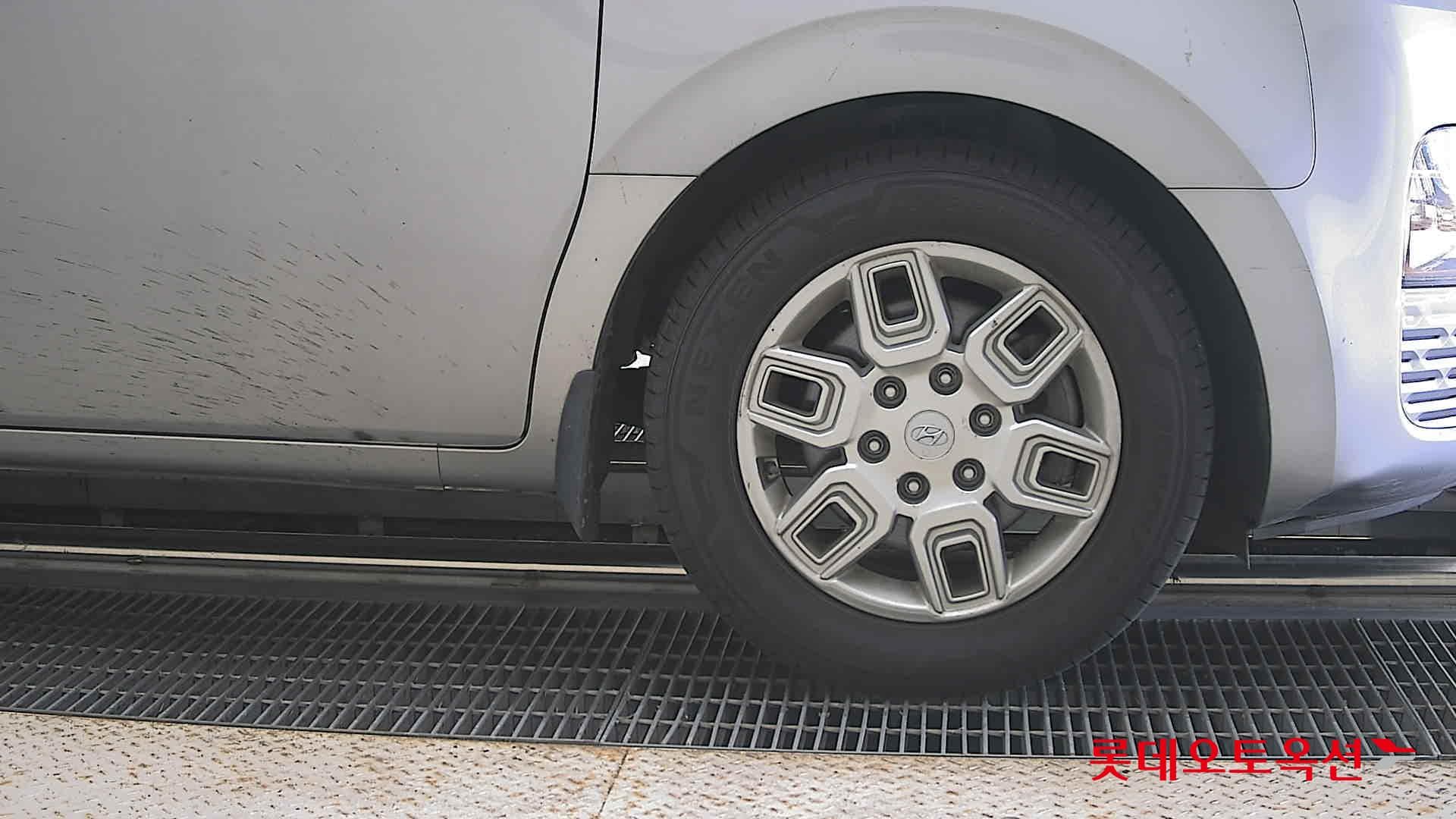 Hyundai - Staria | (D) 2.2 Cargo 3Seater Modern 23