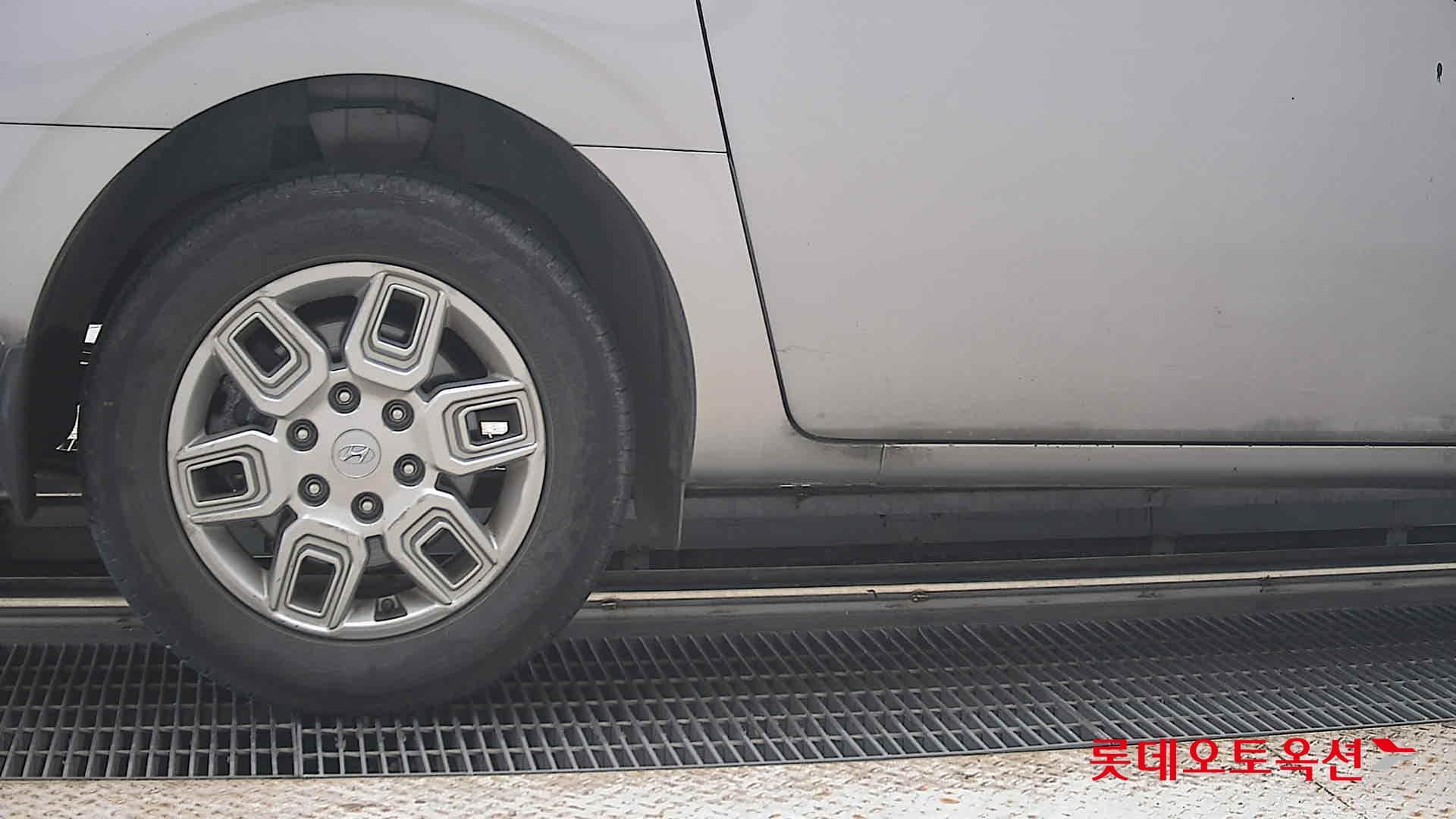 Hyundai - Staria | (D) 2.2 Cargo 3Seater Modern 24