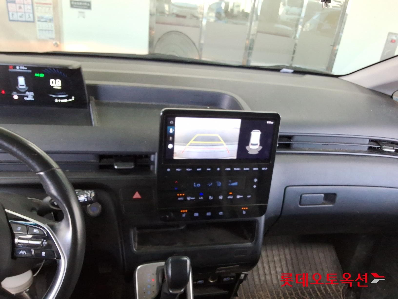 Hyundai - Staria | (D) 2.2 Cargo 3Seater Modern 33