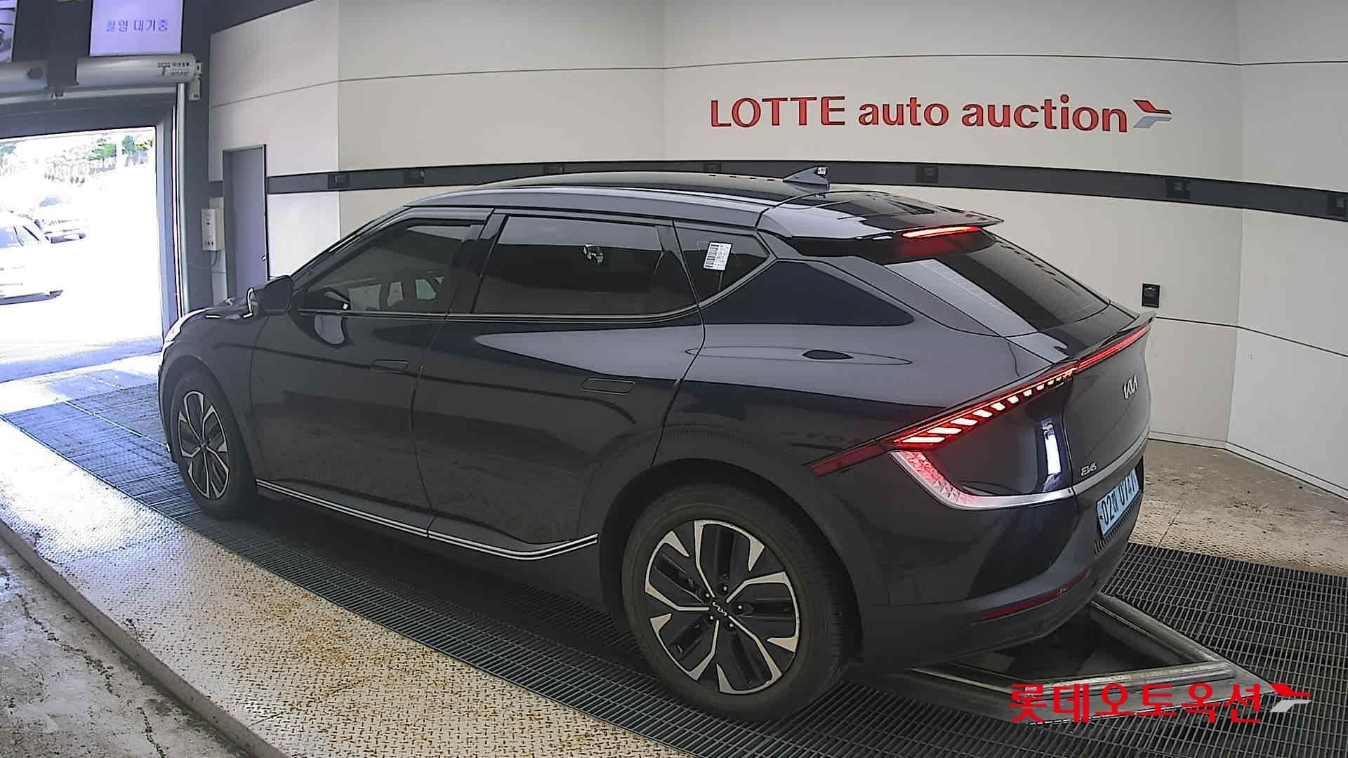 Kia - EV6 | (E) Long Range 2WD 8