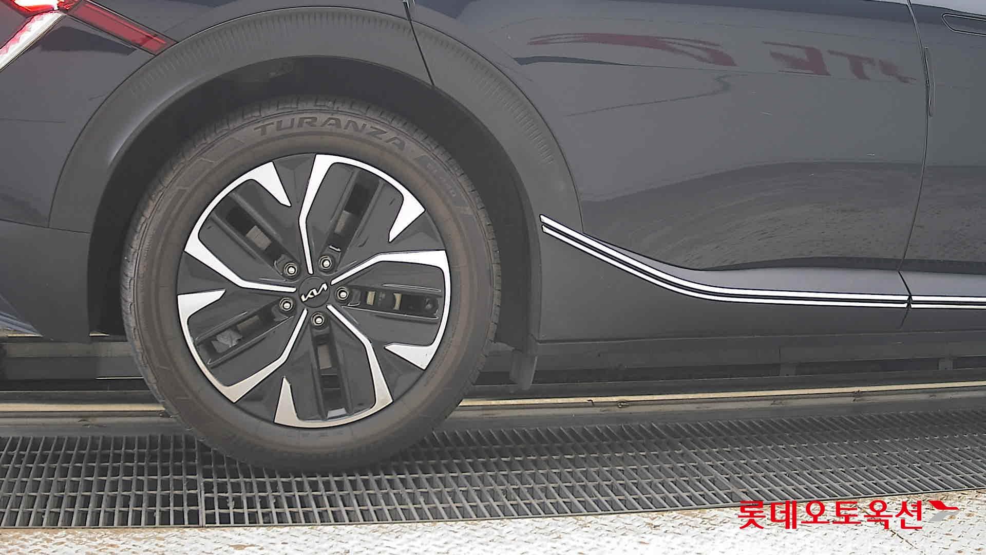 Kia - EV6 | (E) Long Range 2WD 24