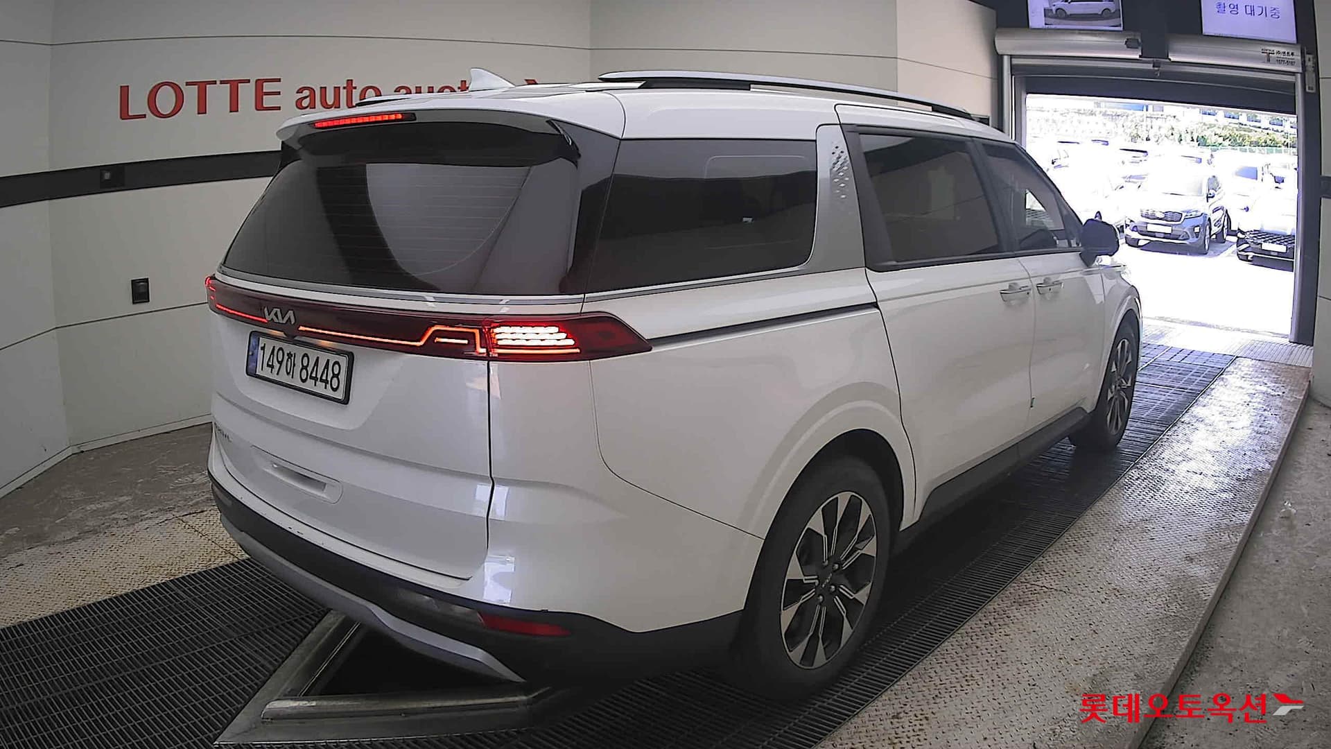 Kia - Carnival | KA4 (G)3.5 Prestige 9 2WD AT 12