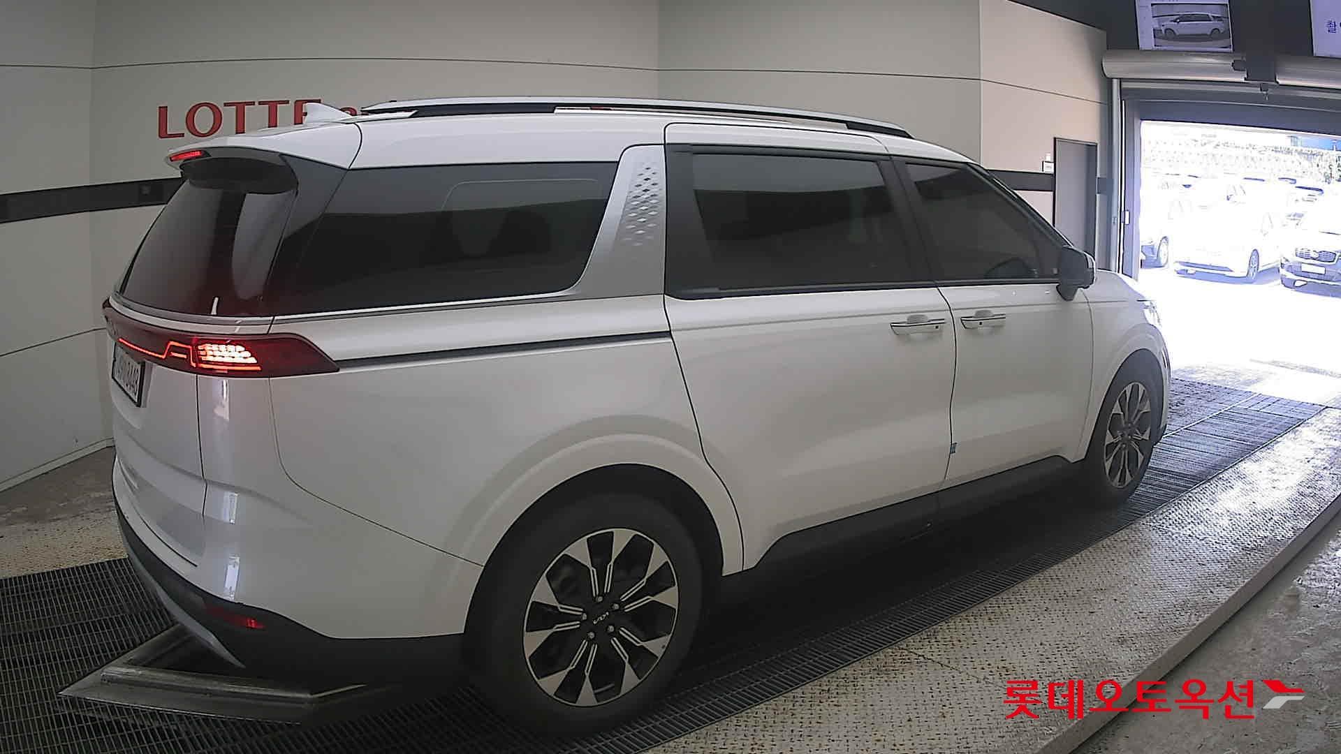 Kia - Carnival | KA4 (G)3.5 Prestige 9 2WD AT 14
