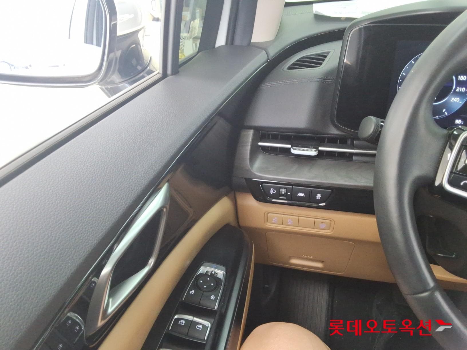 Kia - Carnival | KA4 (G)3.5 Prestige 9 2WD AT 28