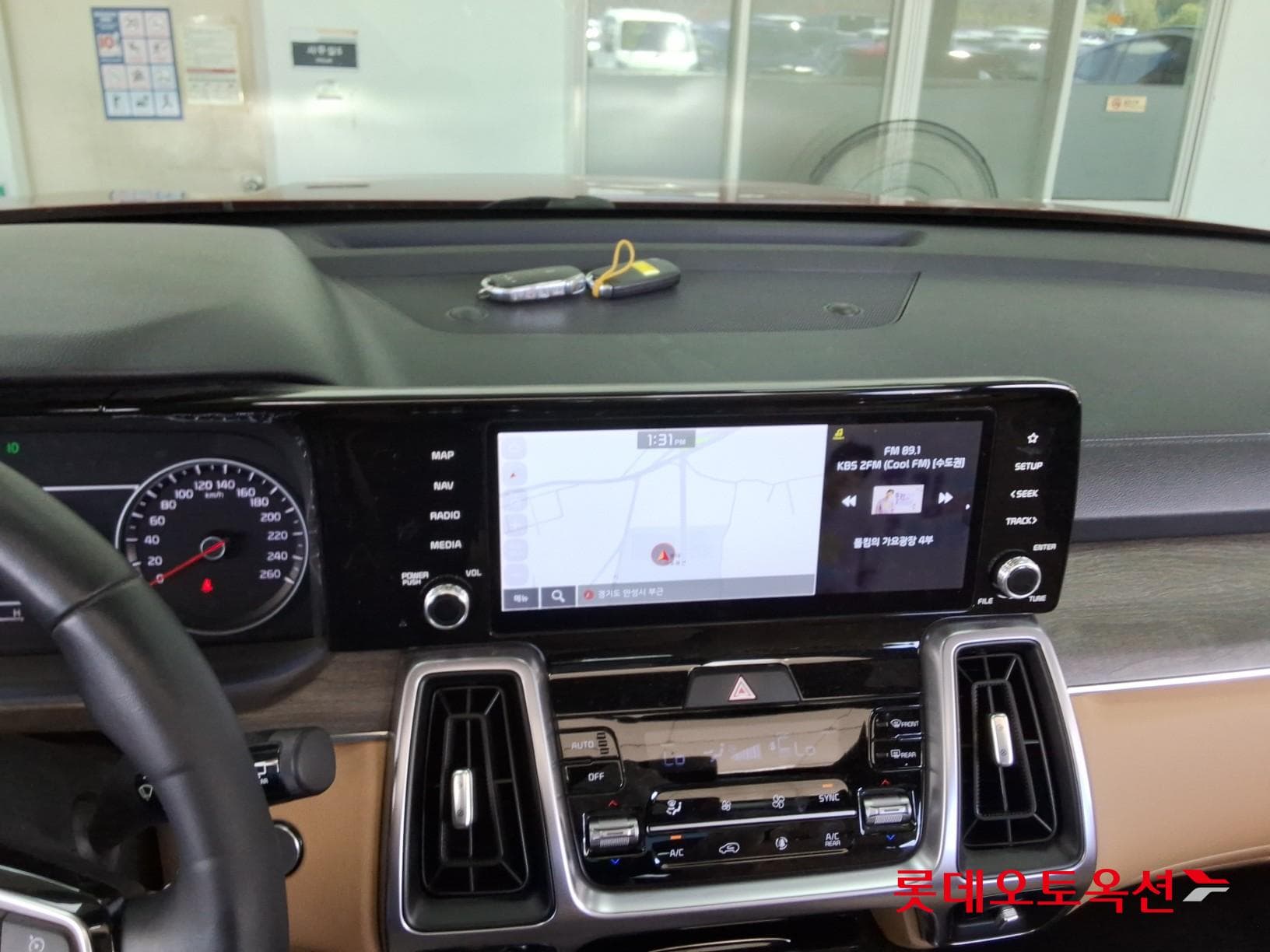 Kia - Соренто | MQ4 (G) 2.5 Turbo Prestige 7Seater 31