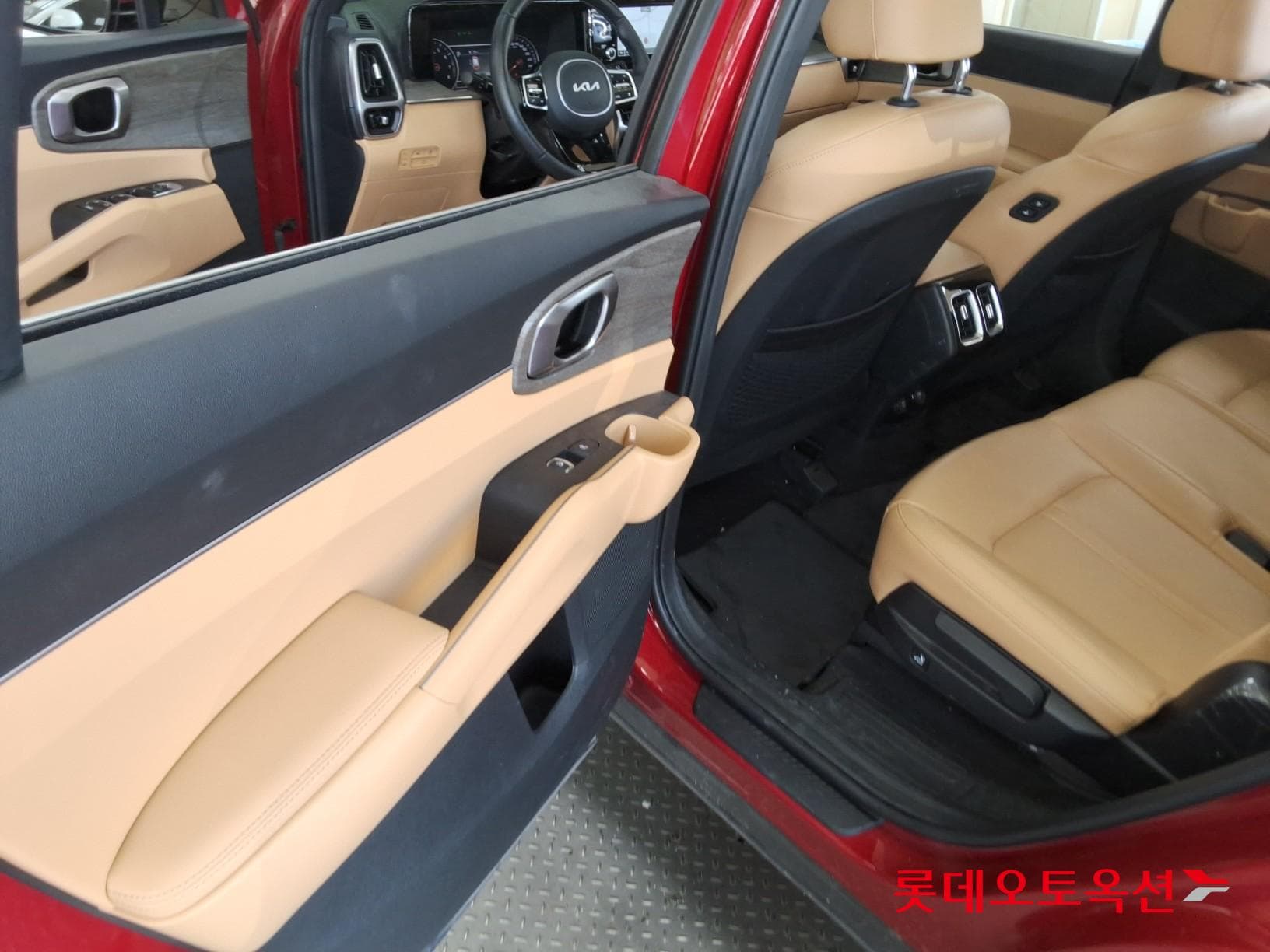 Kia - Соренто | MQ4 (G) 2.5 Turbo Prestige 7Seater 37