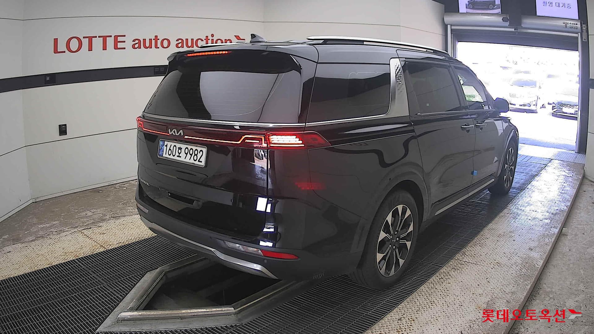 Kia - Carnival | KA4 (G) 3.5 Signature 9Seater 12