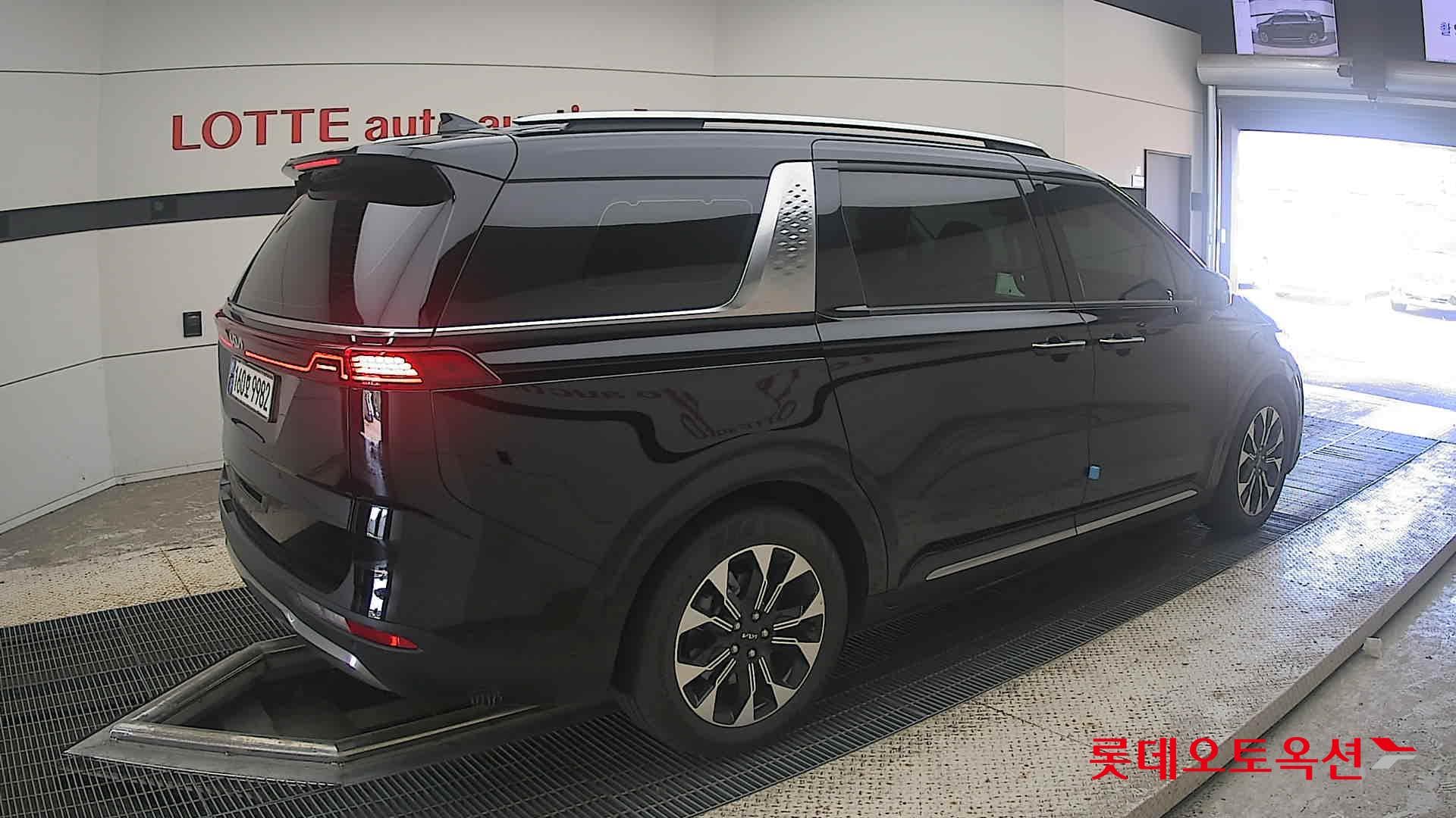 Kia - Carnival | KA4 (G) 3.5 Signature 9Seater 14