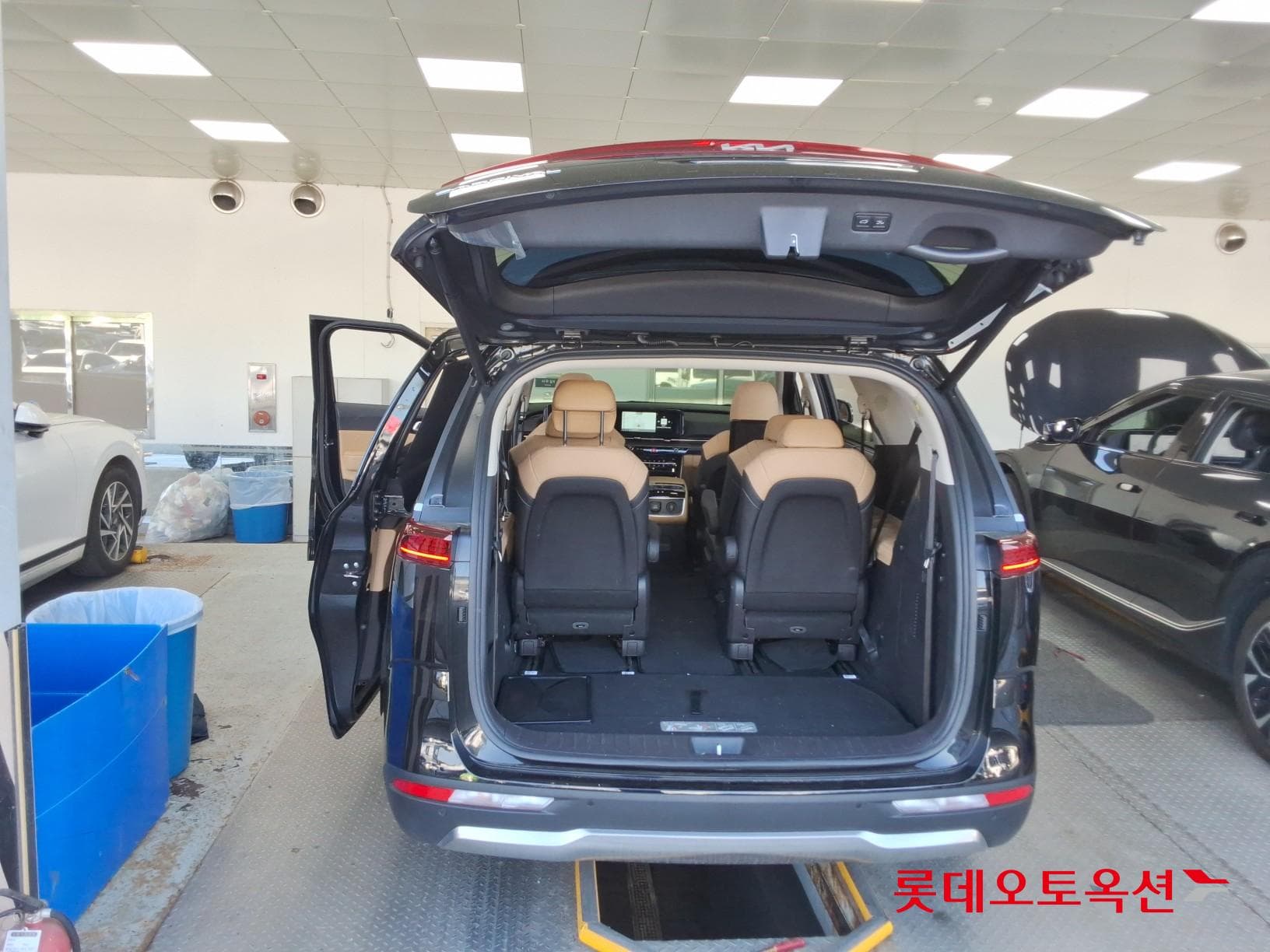 Kia - Carnival | KA4 (G) 3.5 Signature 9Seater 38
