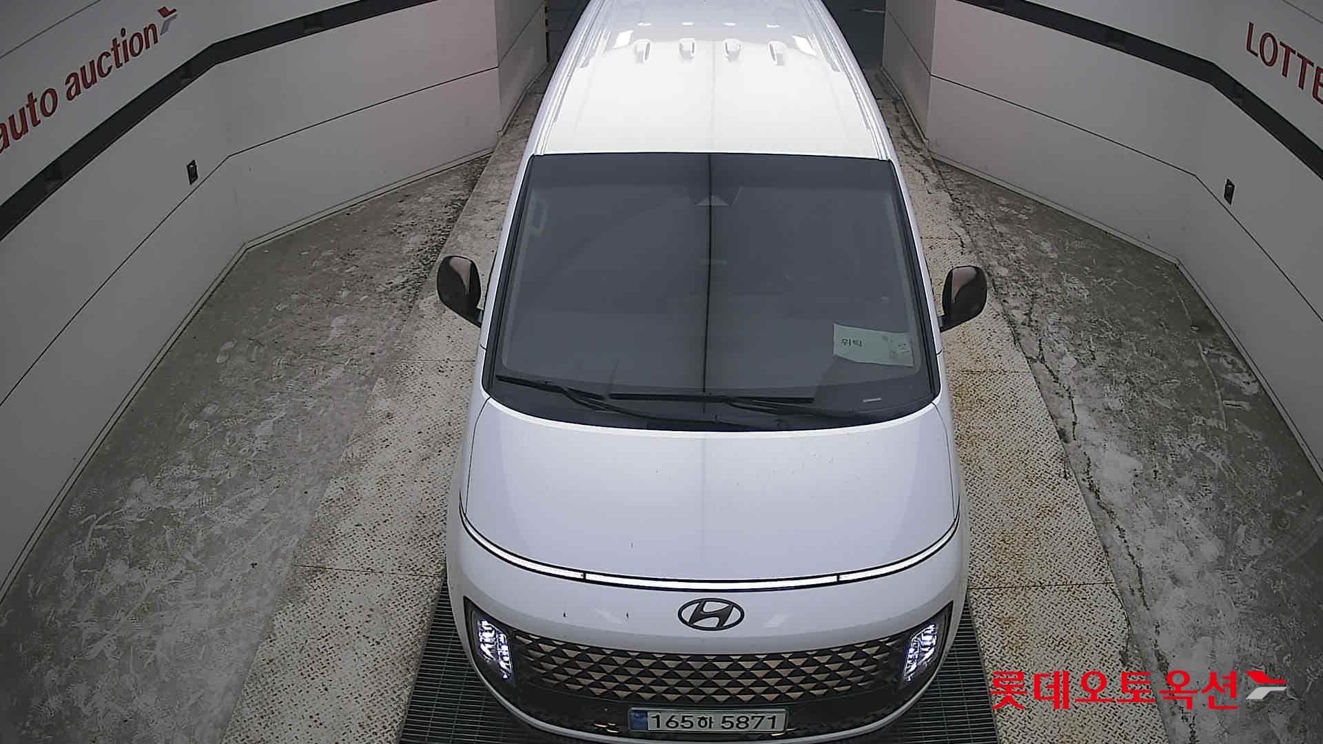 Hyundai - Staria | (D) 2.2 9Seater Prestige 25