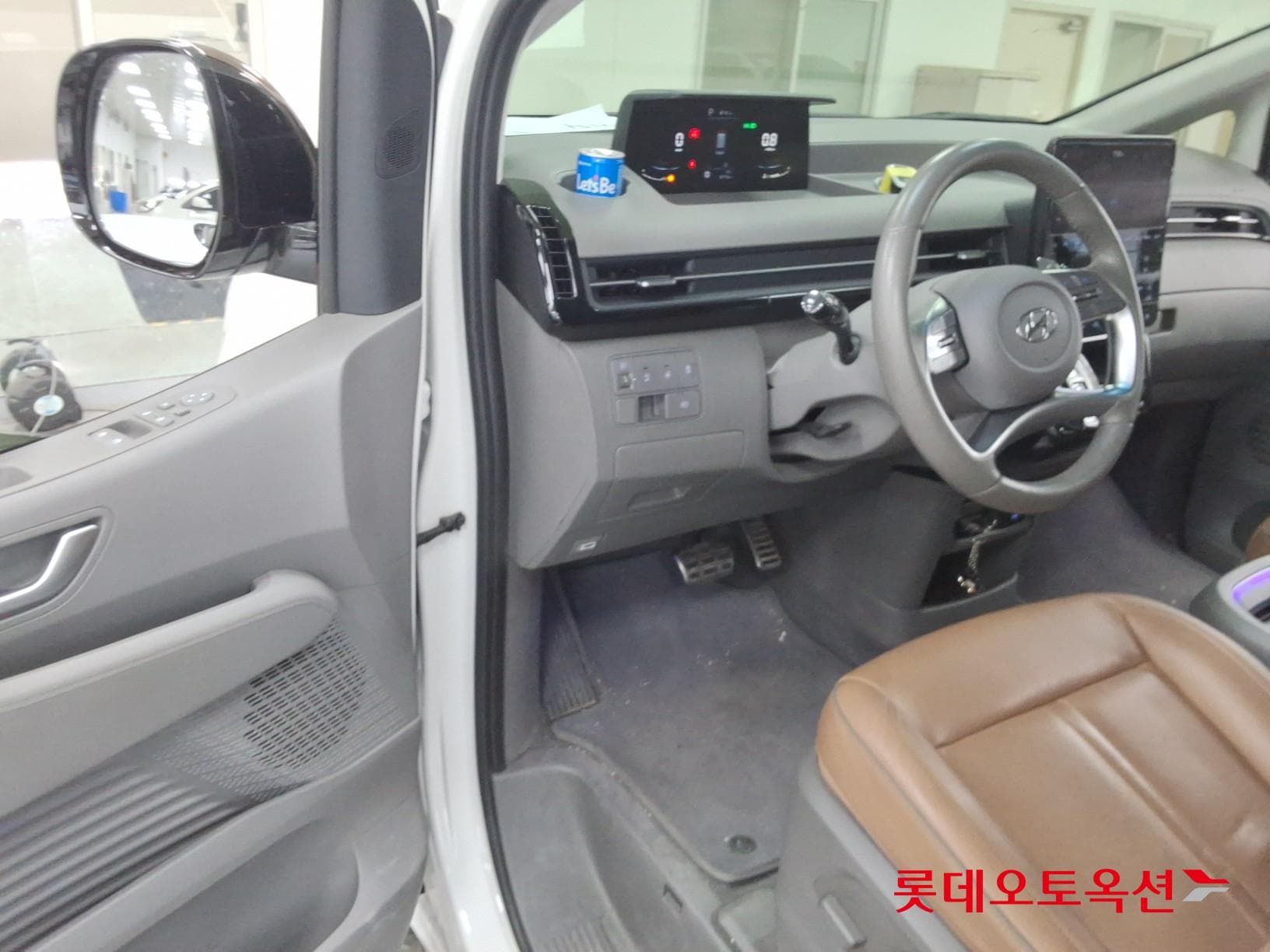 Hyundai - Staria | (D) 2.2 9Seater Prestige 35