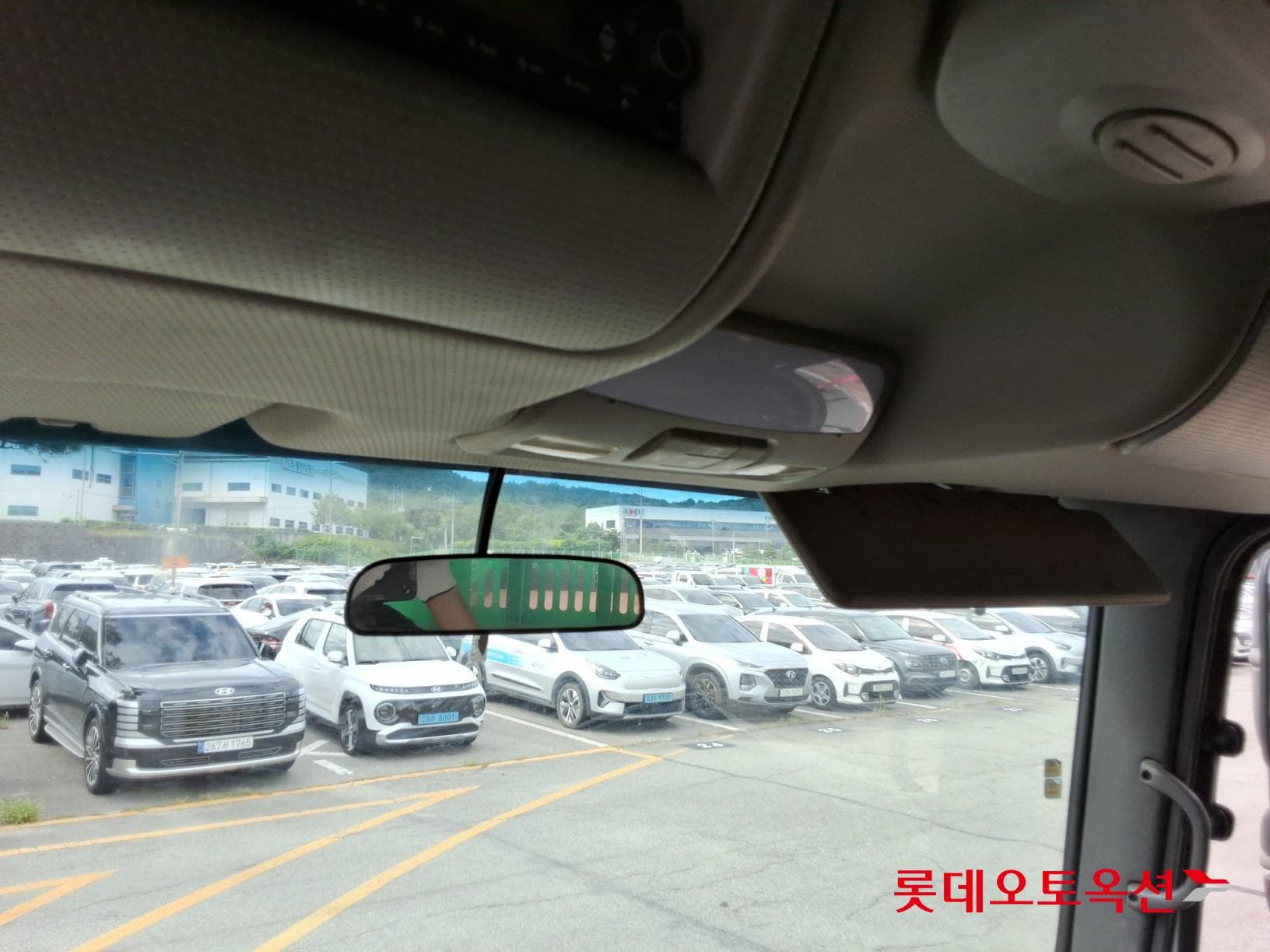Hyundai - Mega Truck 32