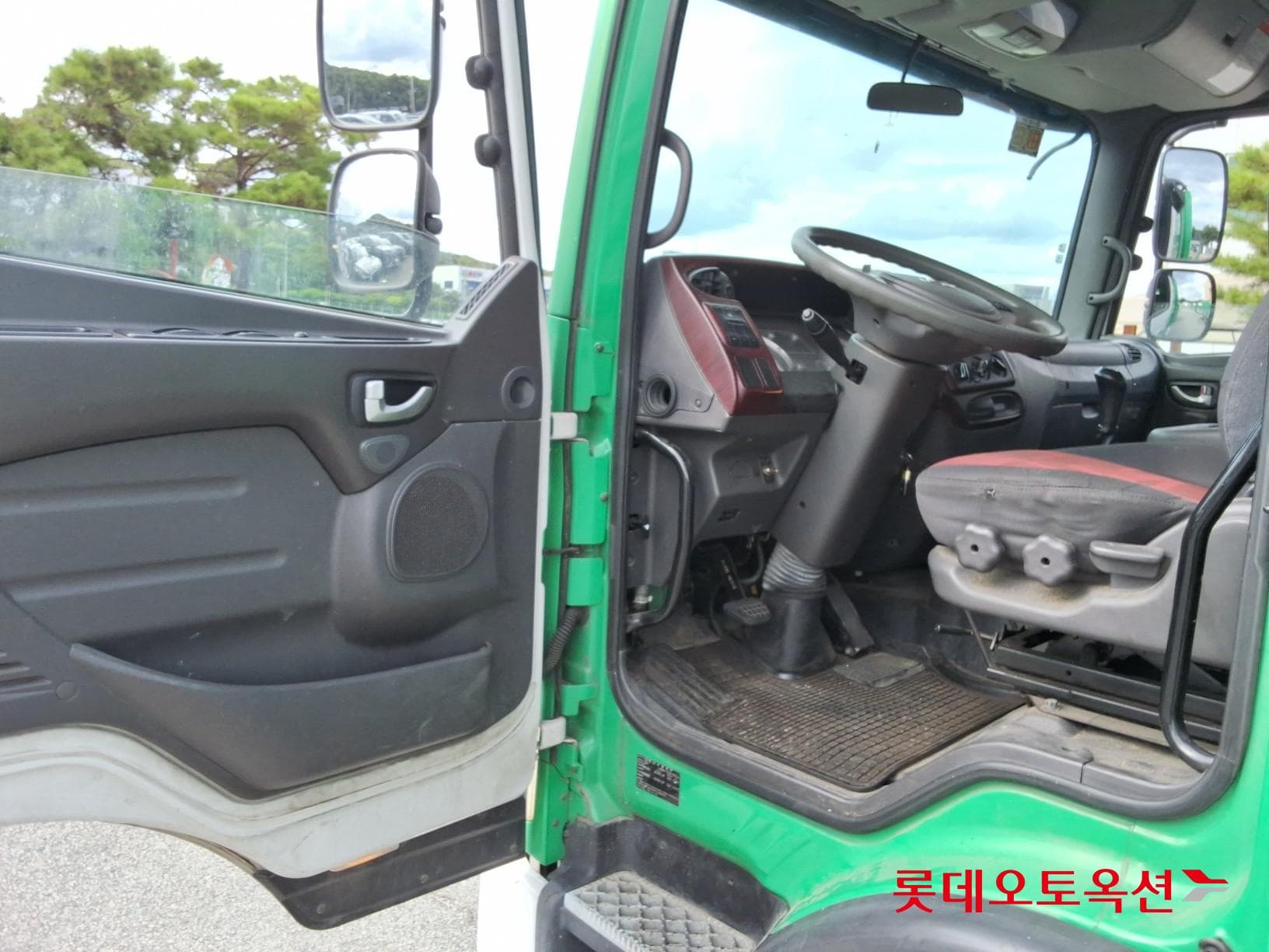 Hyundai - Mega Truck 35